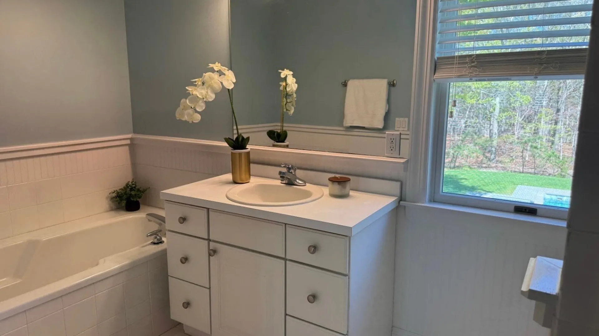 Property at 4 bennett dr, East Quogue, NY 11942 15
