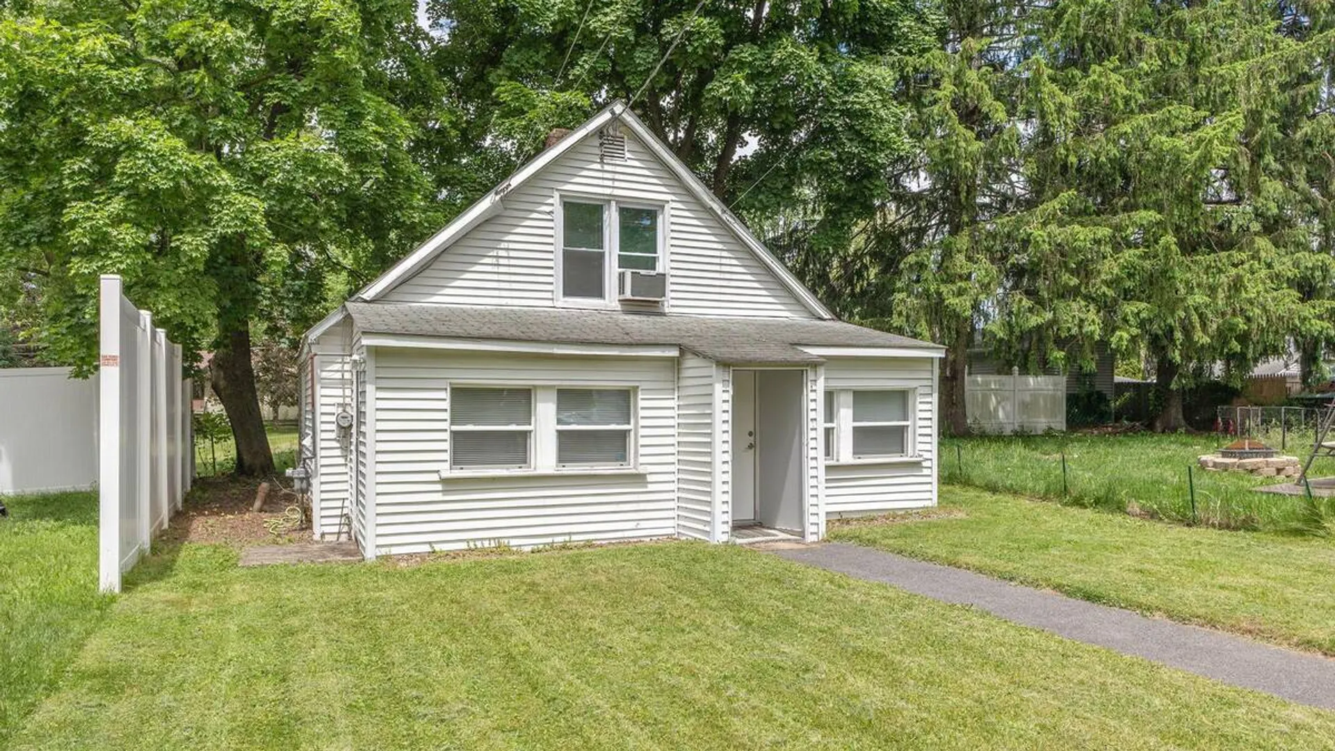 Property at 9 Kellogg Avenue, Colonie, NY 12304 3