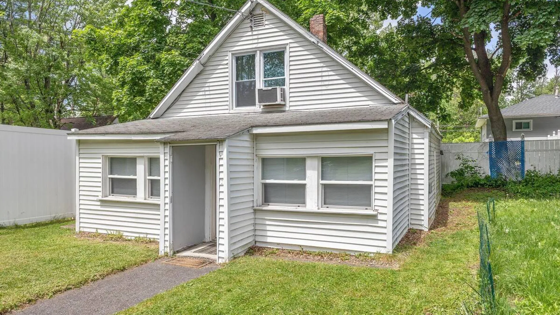 Property at 9 Kellogg Avenue, Colonie, NY 12304 4