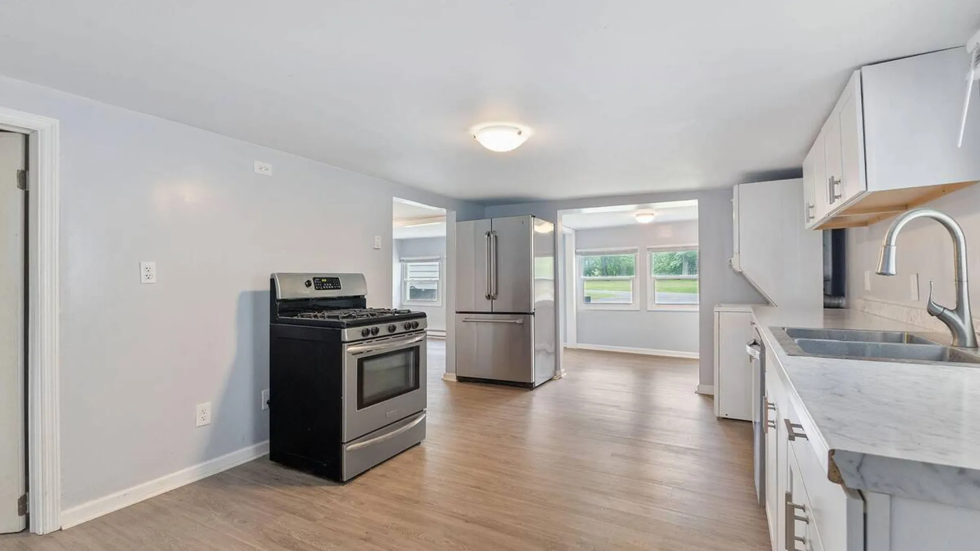 Property at 9 Kellogg Avenue, Colonie, NY 12304 10