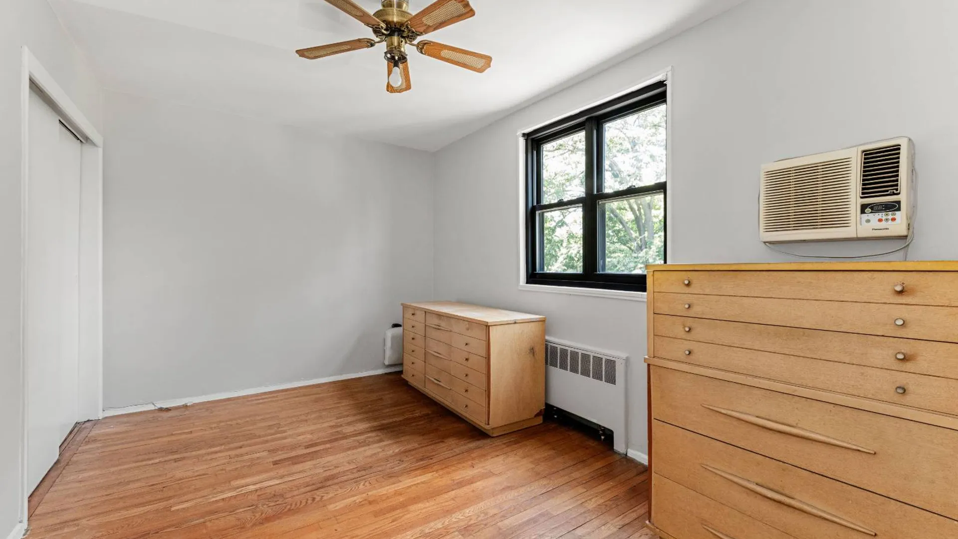 Property at 61-16 245th Place #Upper, Douglaston, NY 11362 14
