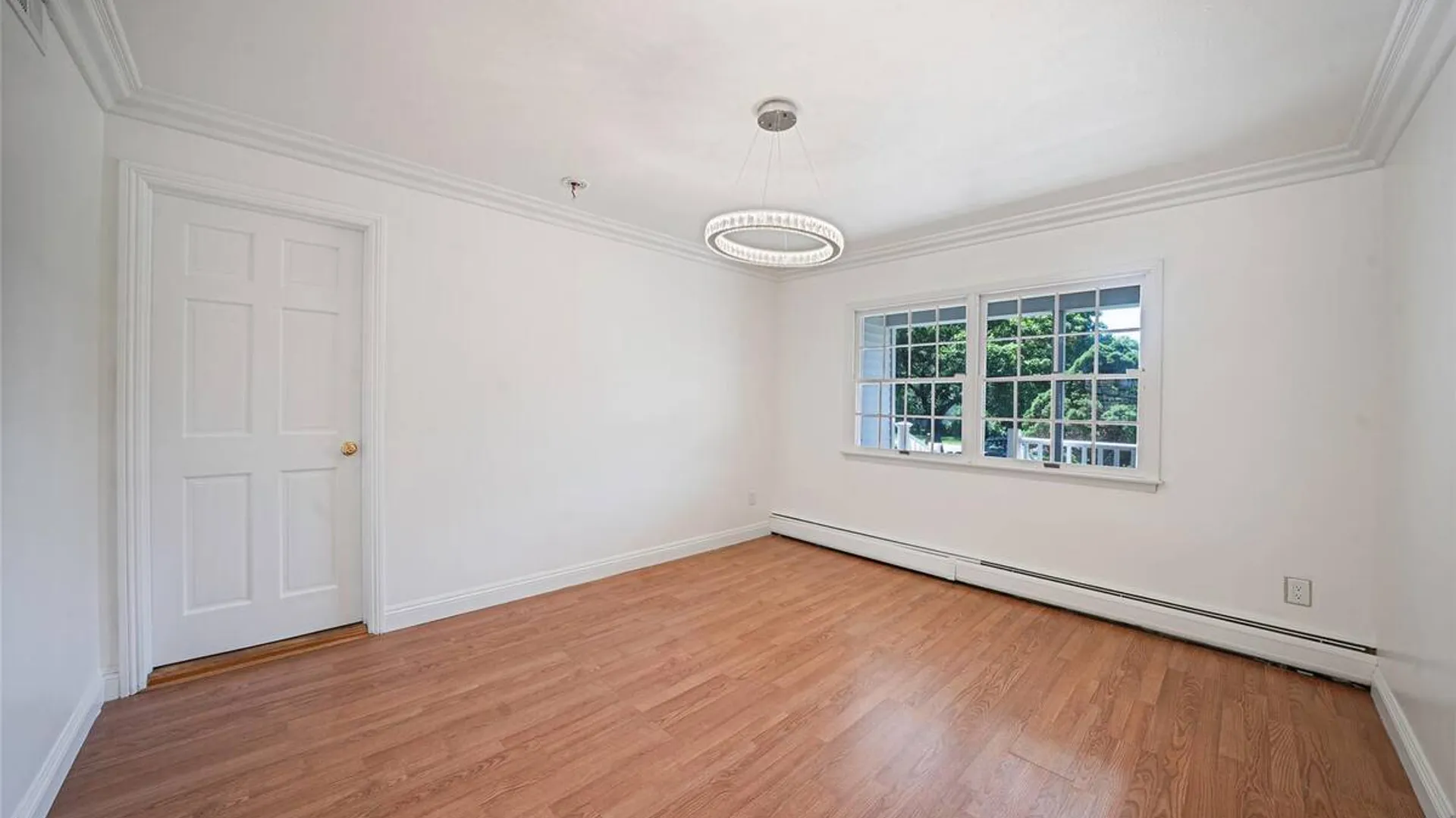 Property at 7 New Jersey Court, Dix Hills, NY 11746 10