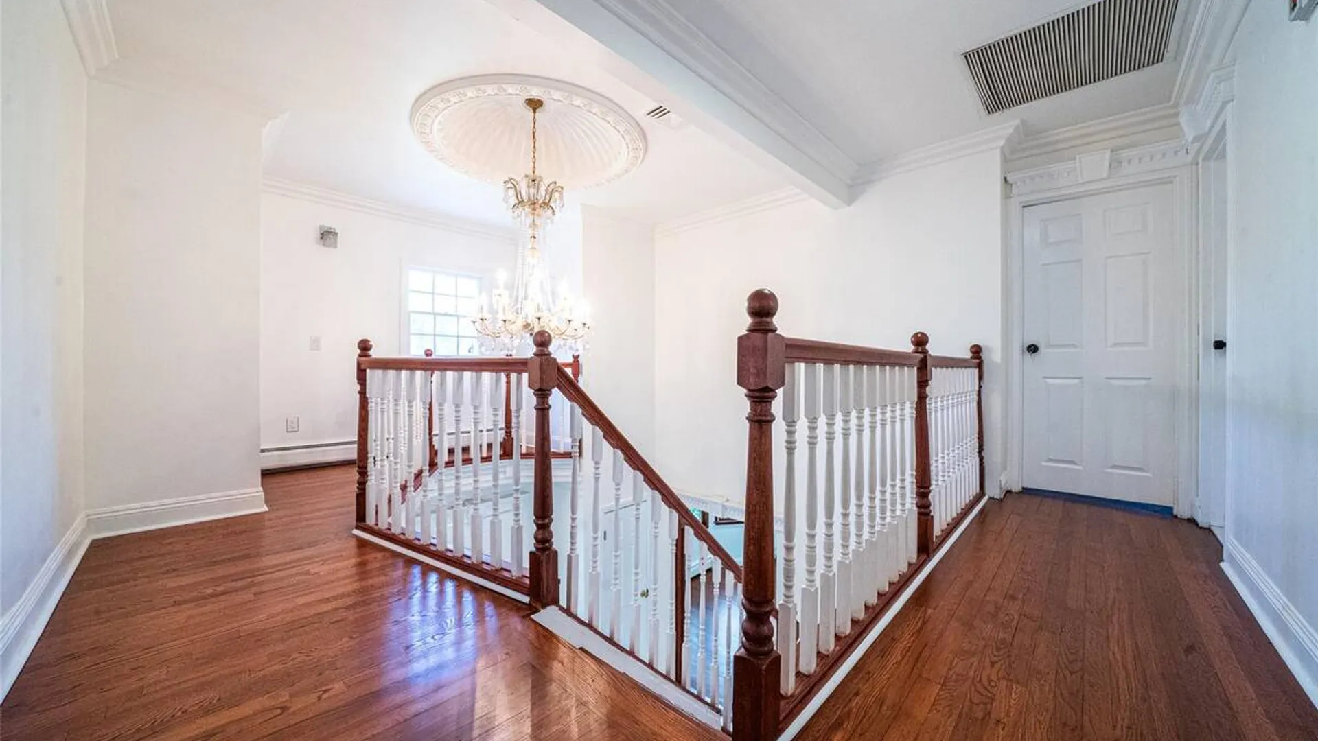 Property at 7 New Jersey Court, Dix Hills, NY 11746 25