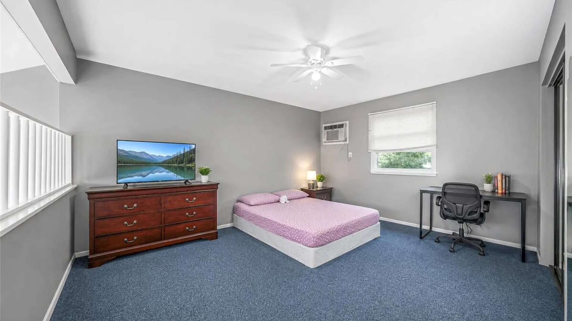 Property at 7 New Jersey Court, Dix Hills, NY 11746 44
