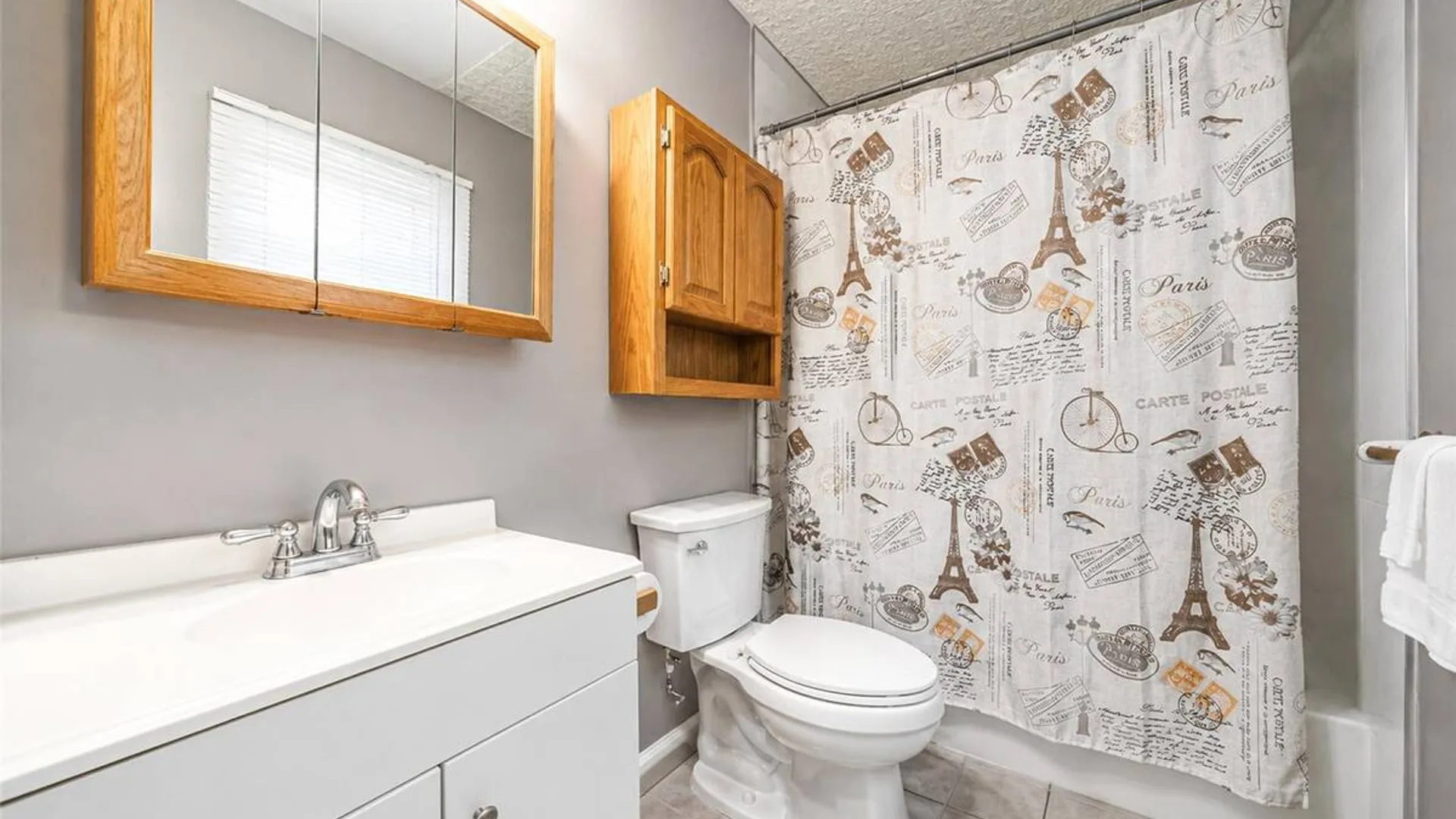 Property at 7 New Jersey Court, Dix Hills, NY 11746 46