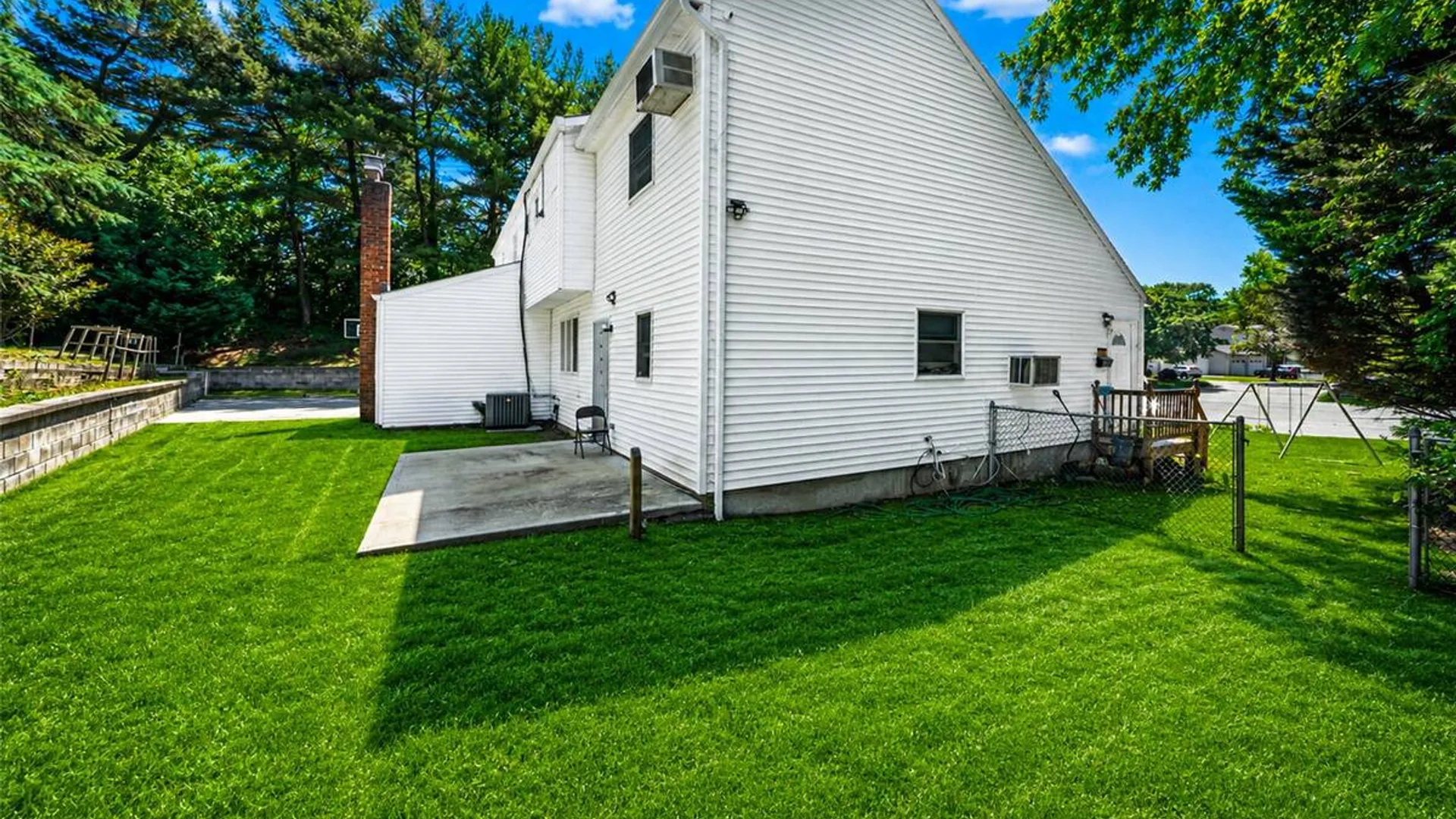 Property at 7 New Jersey Court, Dix Hills, NY 11746 47