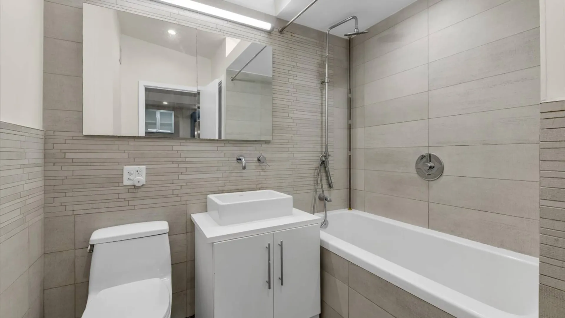 Property at 390 Lorimer Street, Brooklyn, NY 11206 6