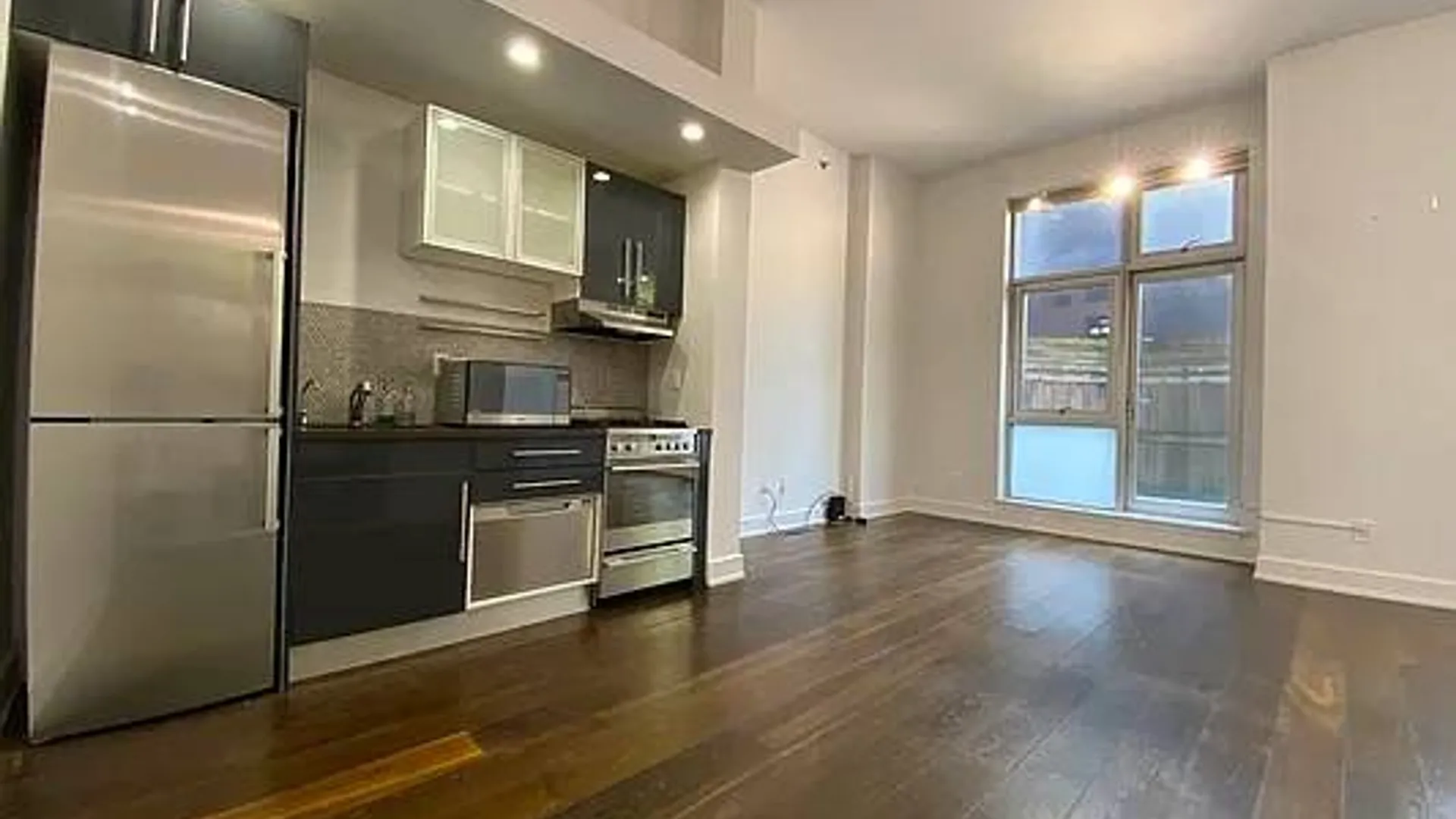 Property at 390 Lorimer Street, Brooklyn, NY 11206 4
