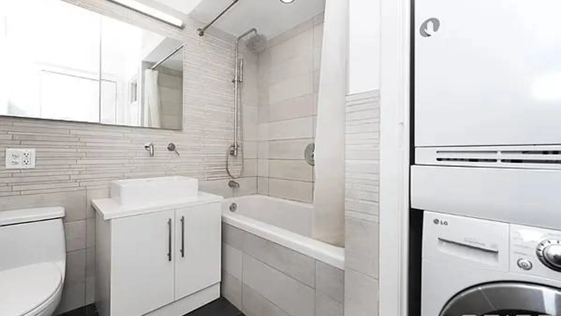 Property at 390 Lorimer Street, Brooklyn, NY 11206 5
