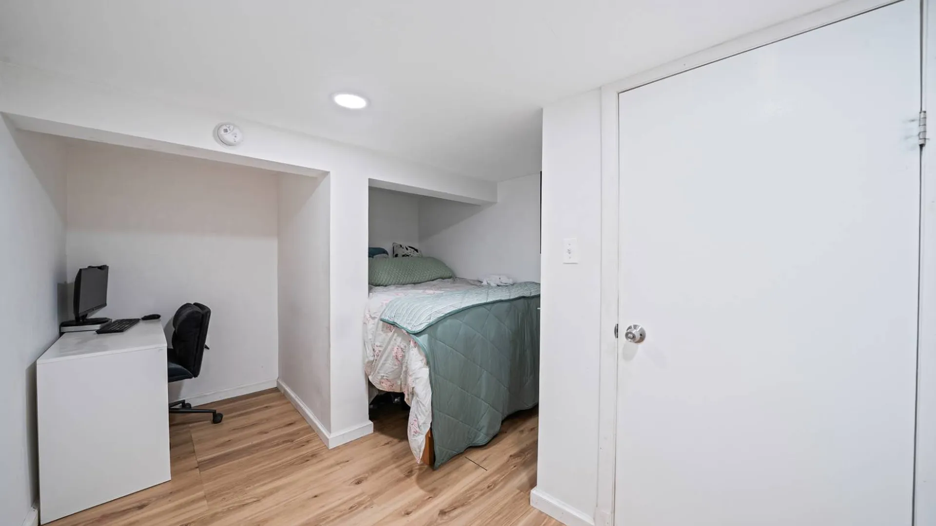 Property at 240-11 88th Avenue, Bellerose, NY 11426 27