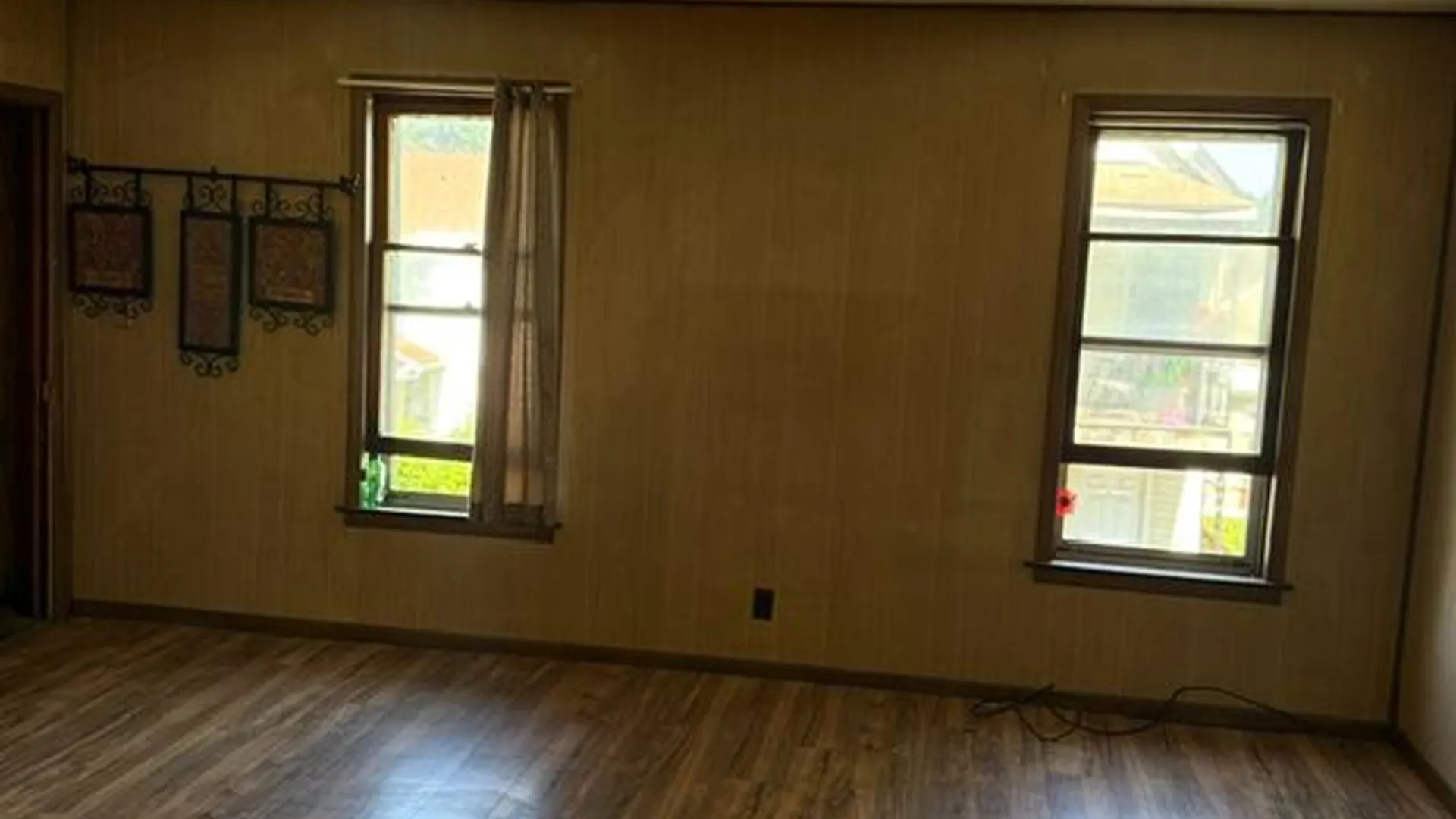 Property at 1021 Smith Pl, Utica, NY 13501 5