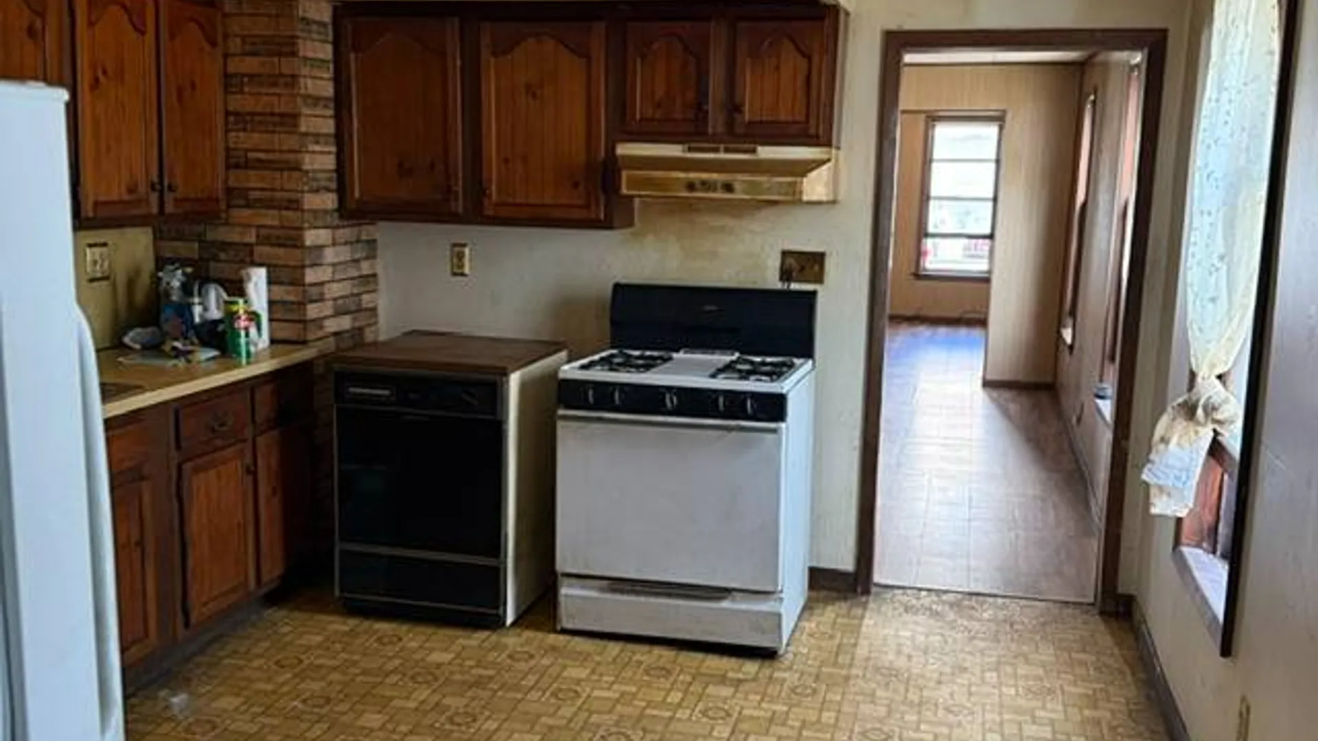 Property at 1021 Smith Pl, Utica, NY 13501 9