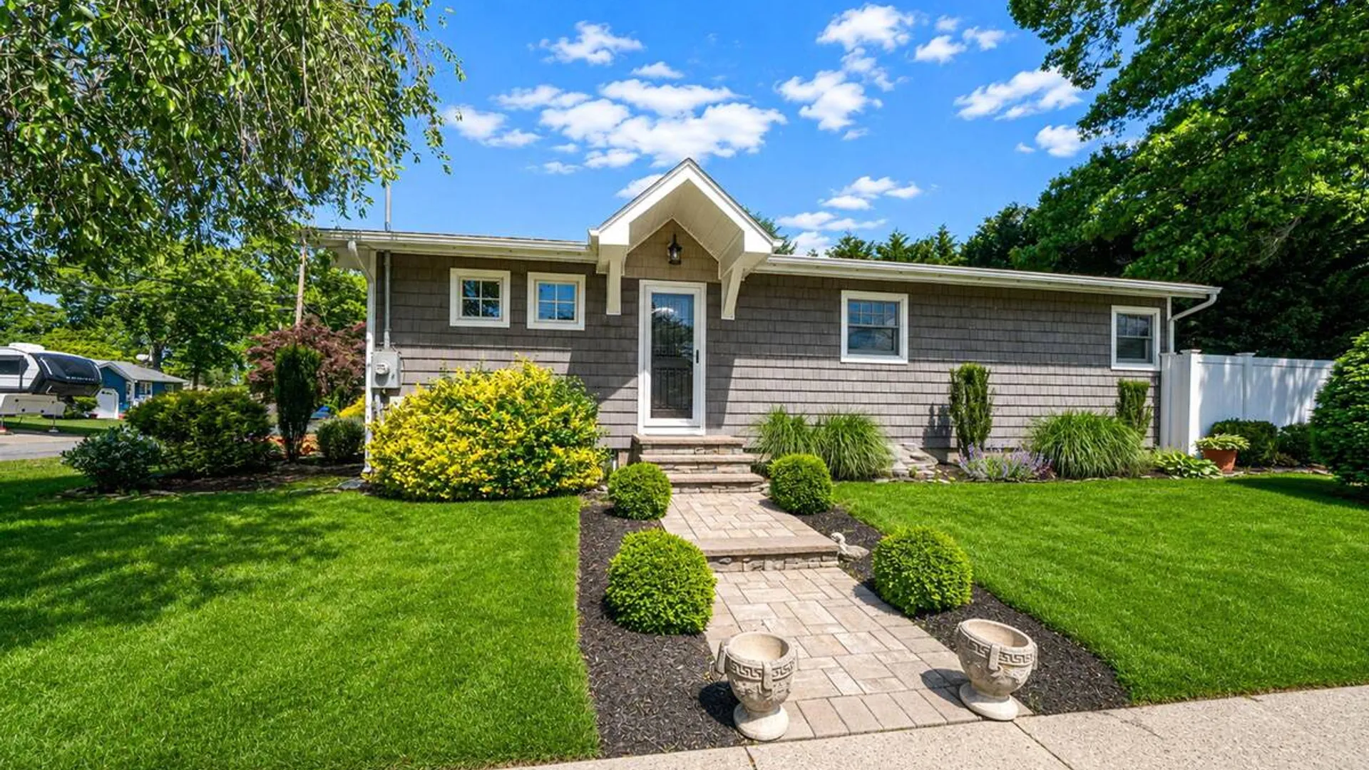 Property at 2 Pueblo Court, Sayville, NY 11782 8