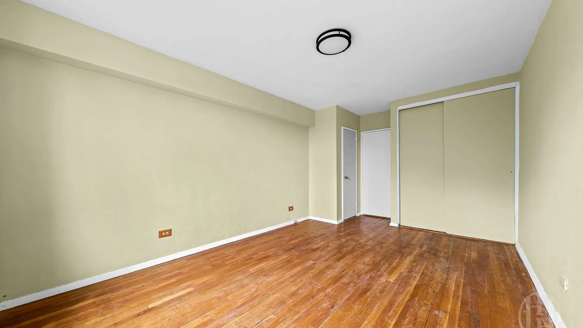 Property at 50 -21 39th Pl, Queens, NY 11104 3