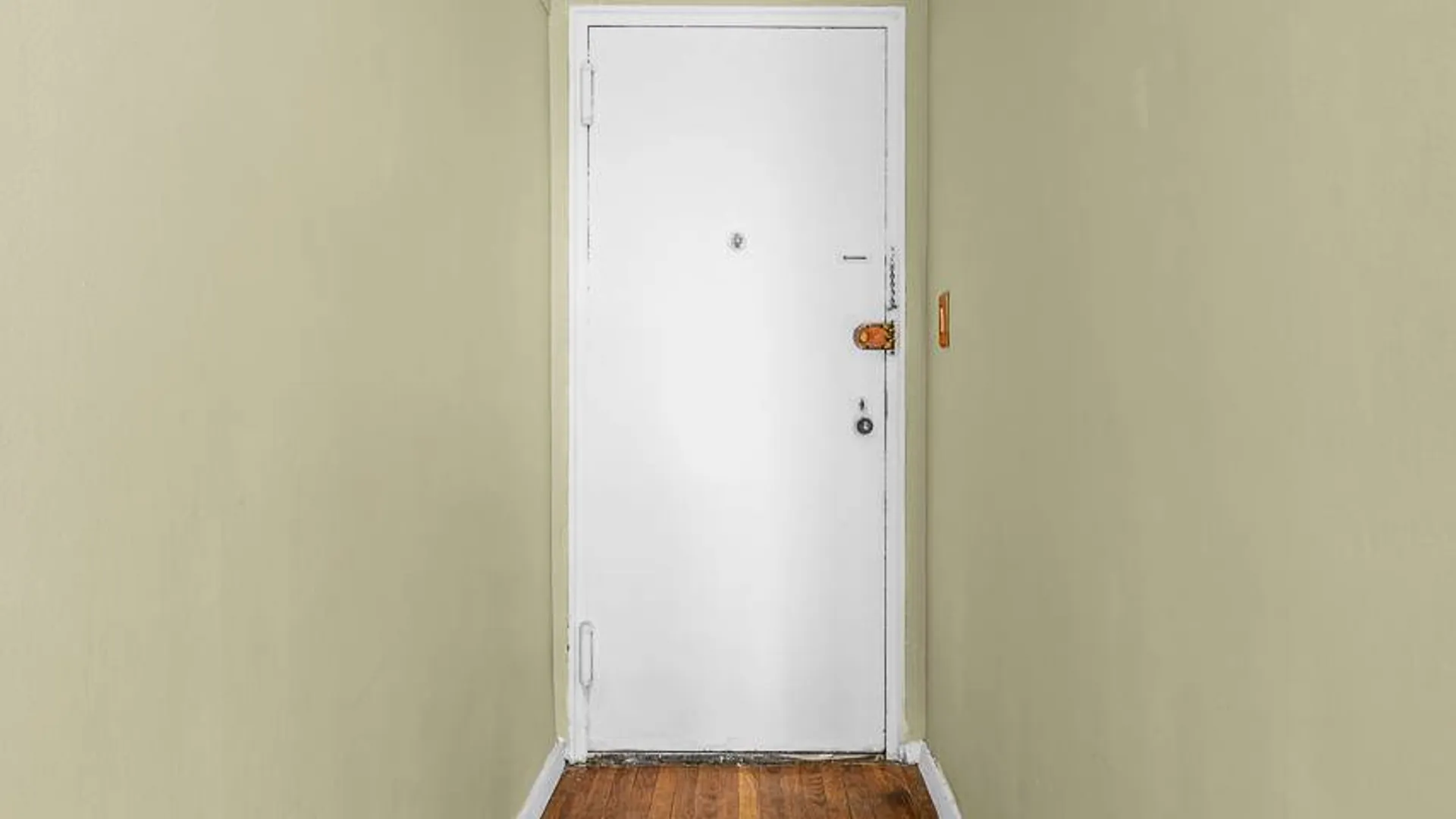 Property at 50 -21 39th Pl, Queens, NY 11104 6