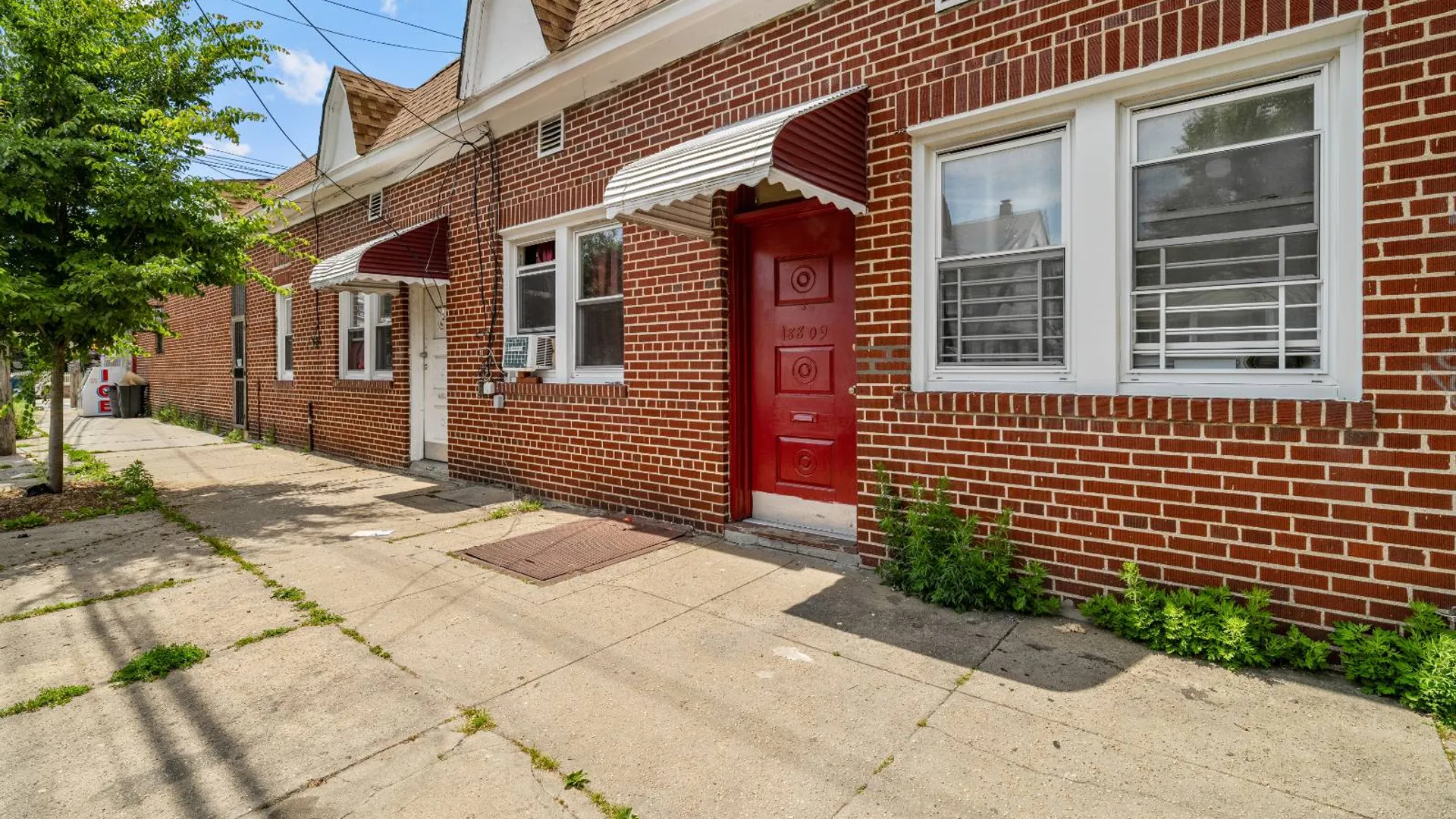 Property at 118-65 farmers blvd, Saint Albans, NY 11412 3