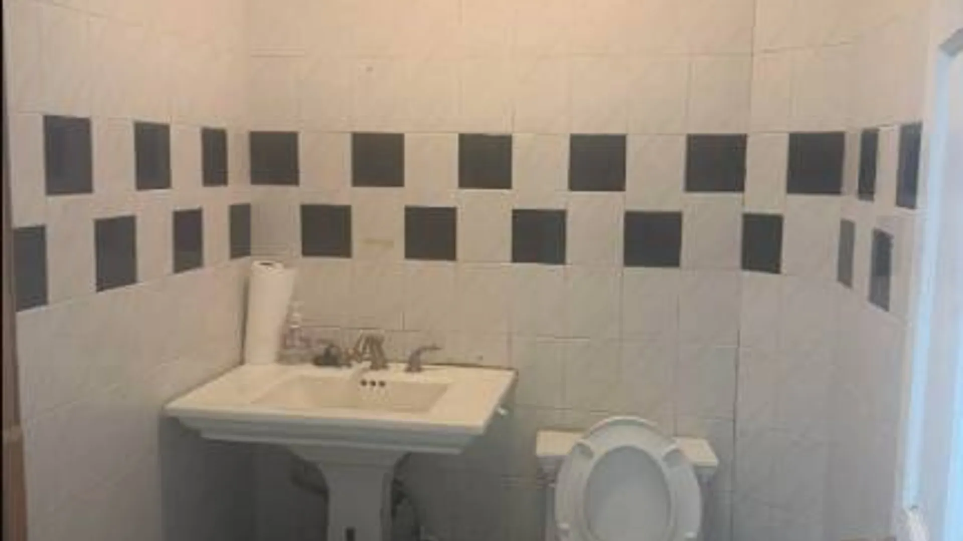 Property at 31-52 137th St, Flushing, NY 11354 5