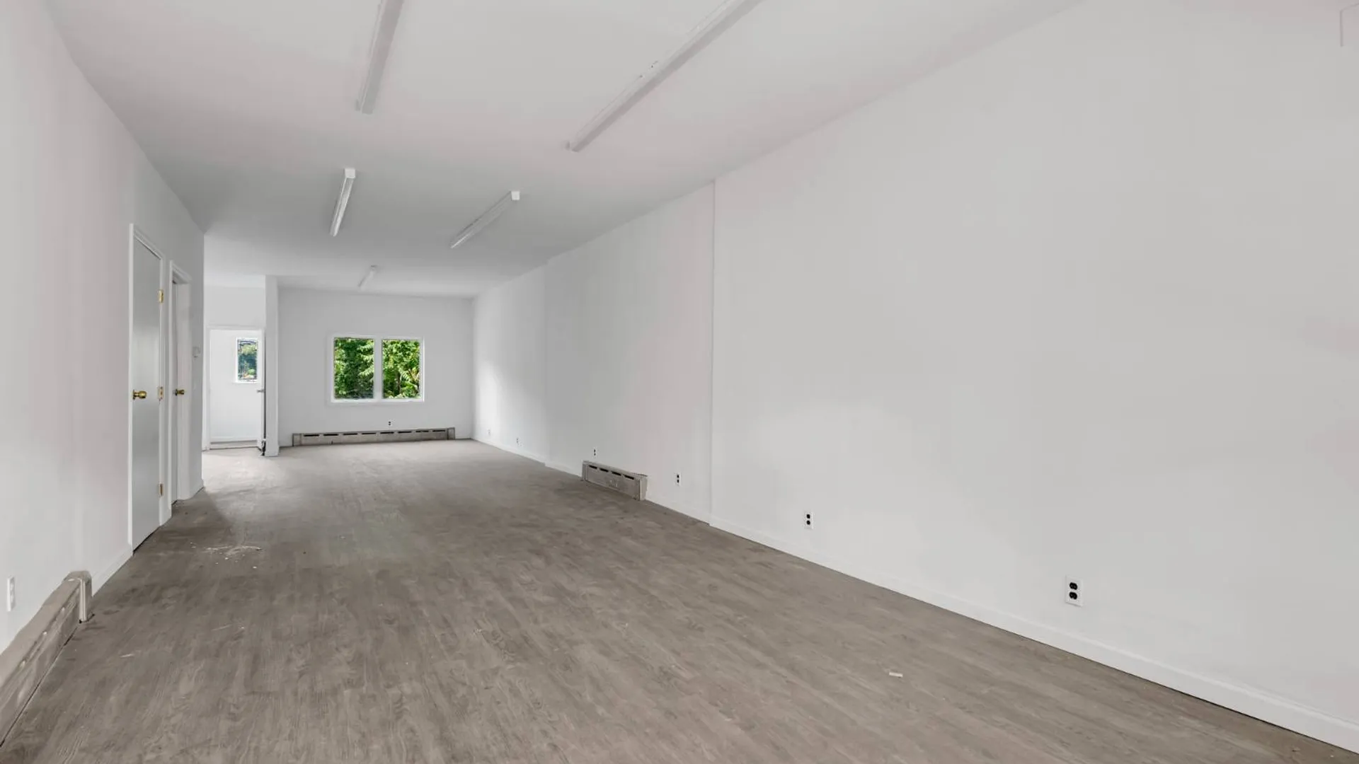 Property at 67-05 Roosevelt Avenue, Woodside, NY 11377 4
