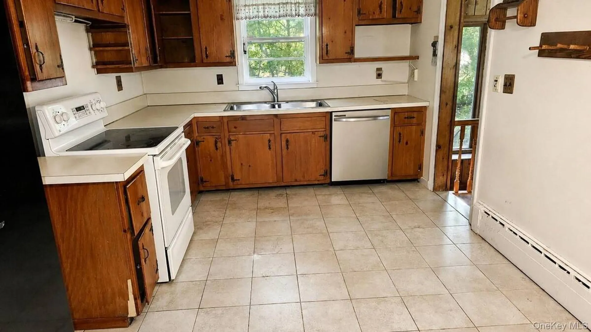 Property at 9 Sheep Pasture Lane, Huntington, NY 11743 7