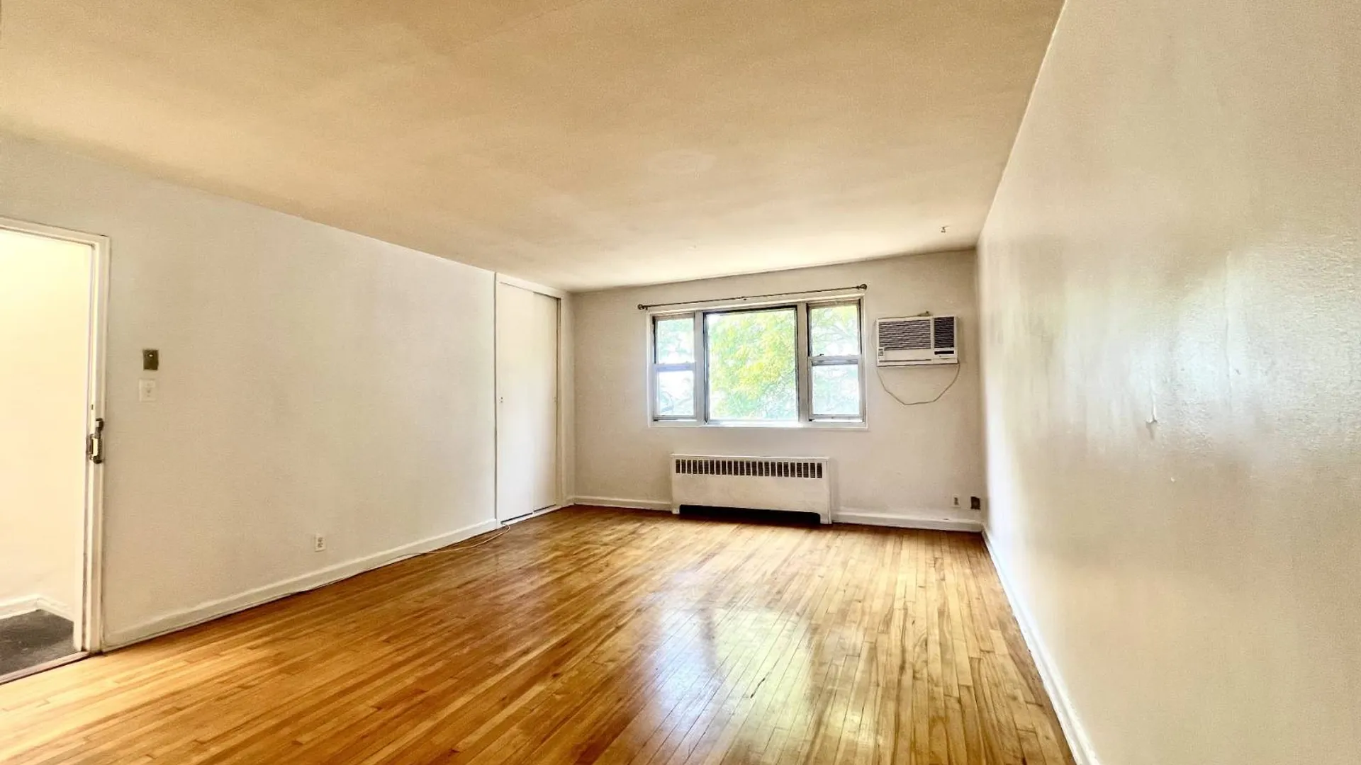 Property at 1087 Shore Pkwy, Brooklyn, NY 11228 3