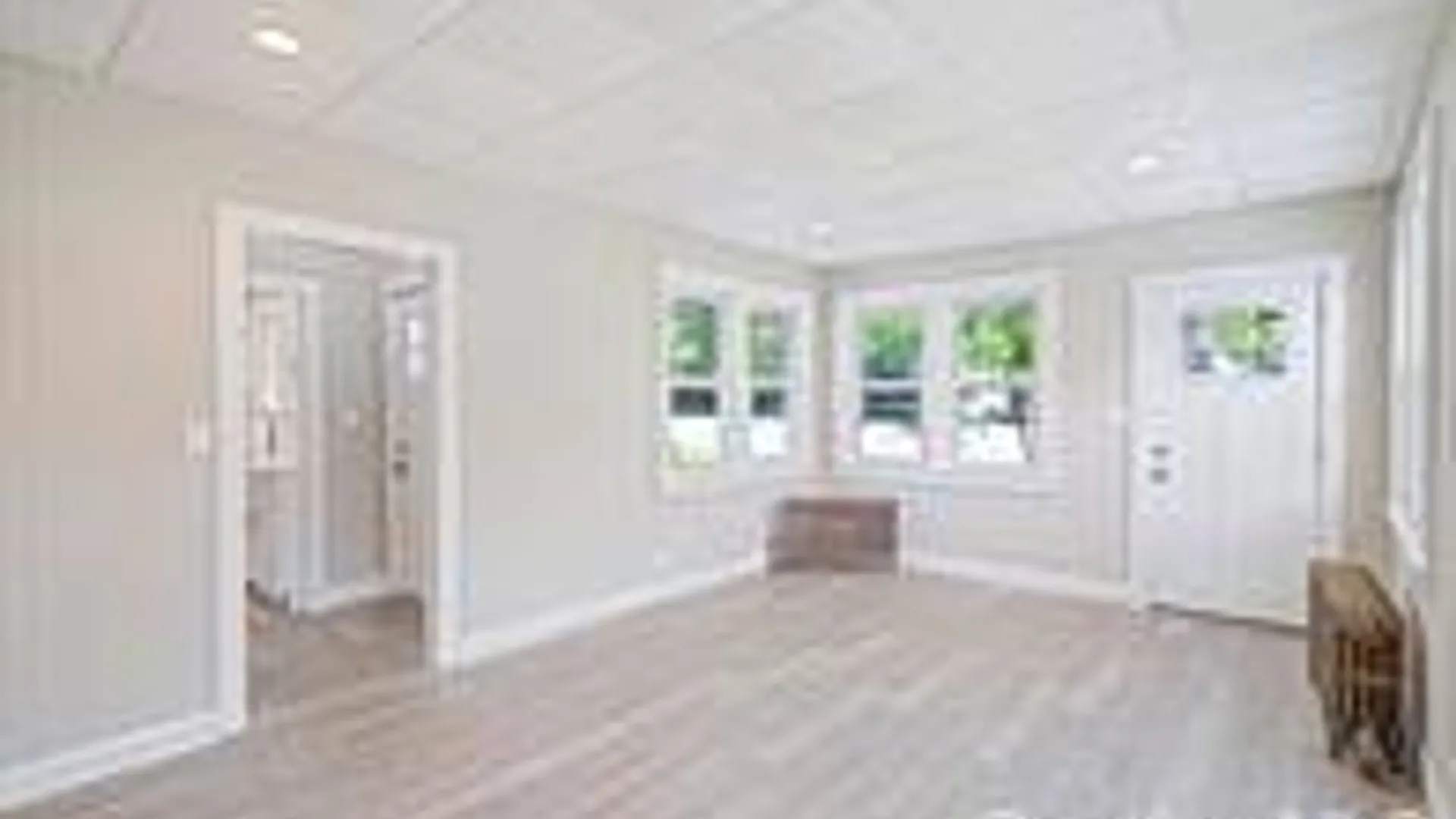 Property at 44 Elizabeth Ave, Smithtown, NY 11787 7