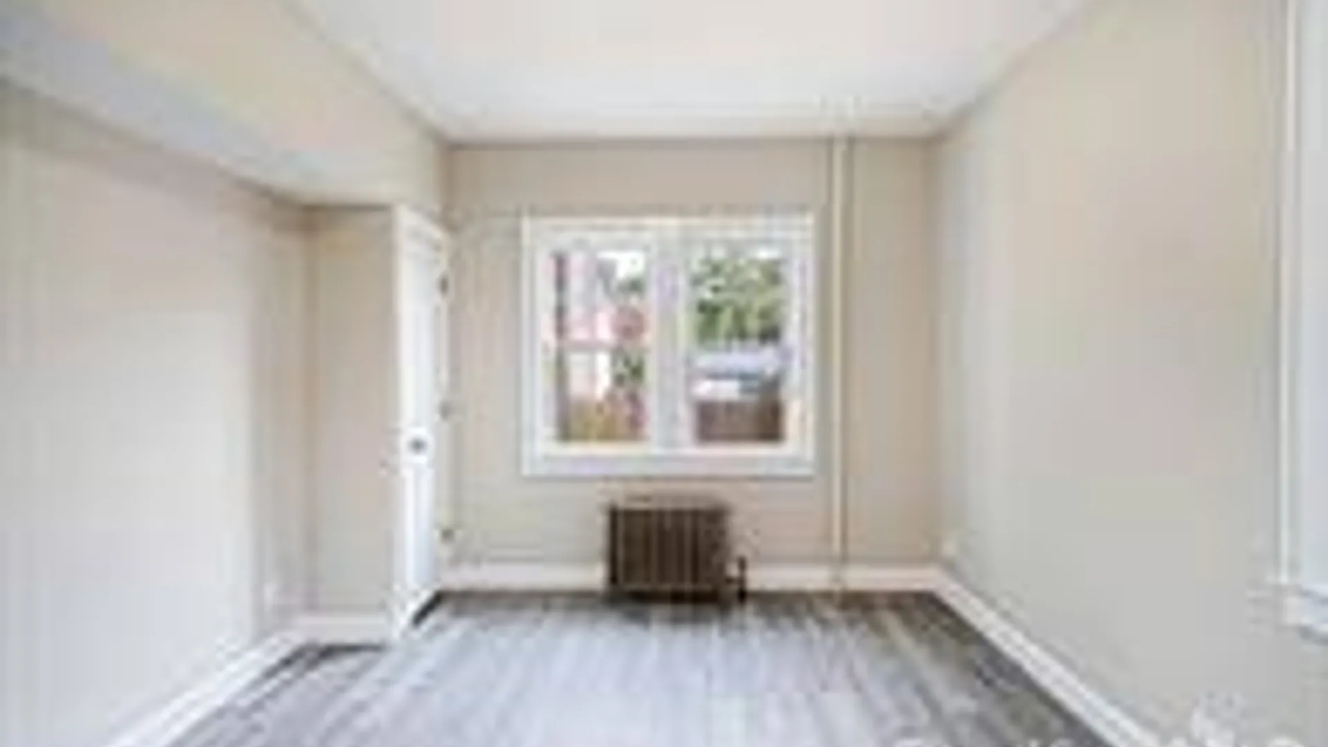 Property at 44 Elizabeth Ave, Smithtown, NY 11787 8