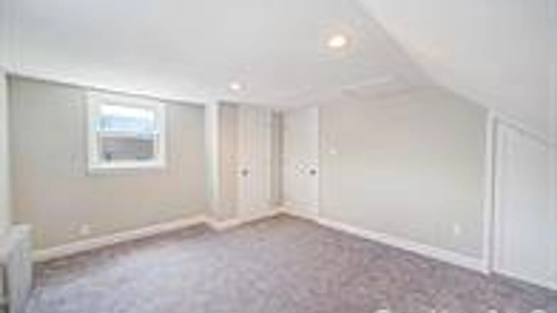 Property at 44 Elizabeth Ave, Smithtown, NY 11787 15