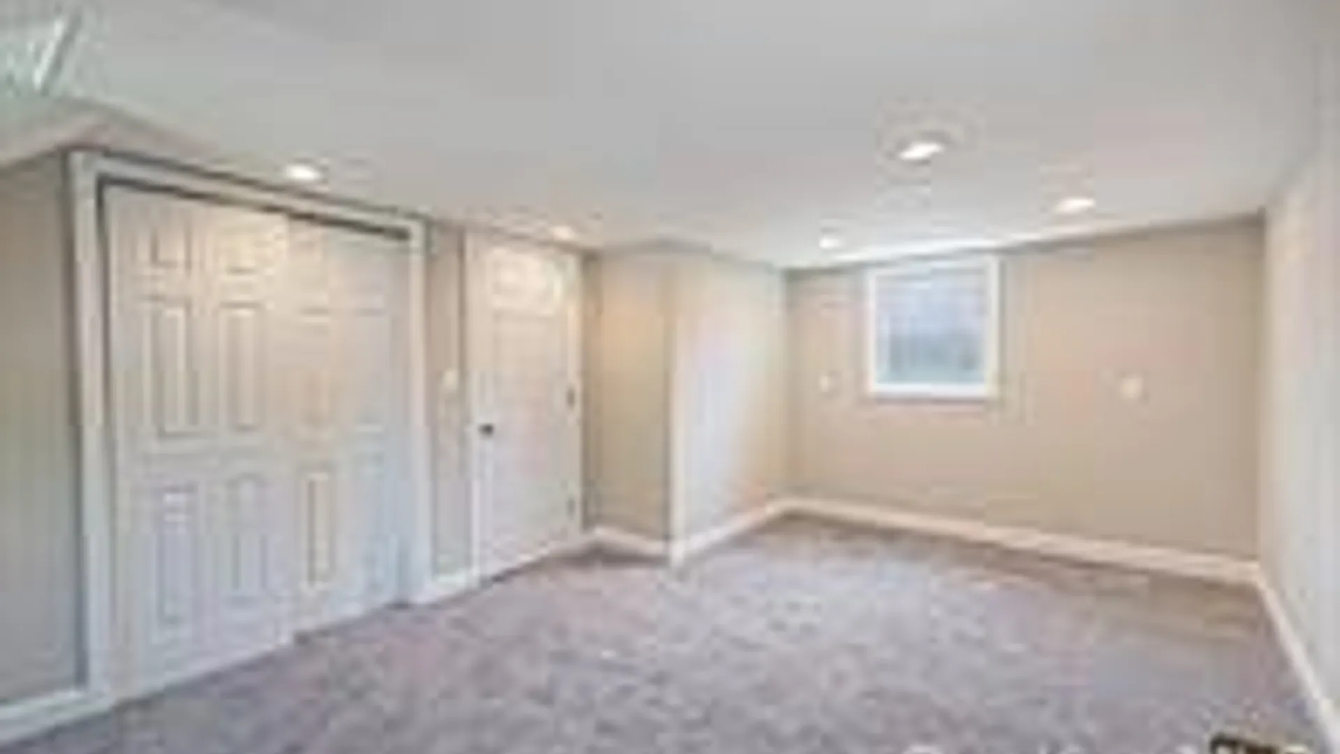 Property at 44 Elizabeth Ave, Smithtown, NY 11787 16