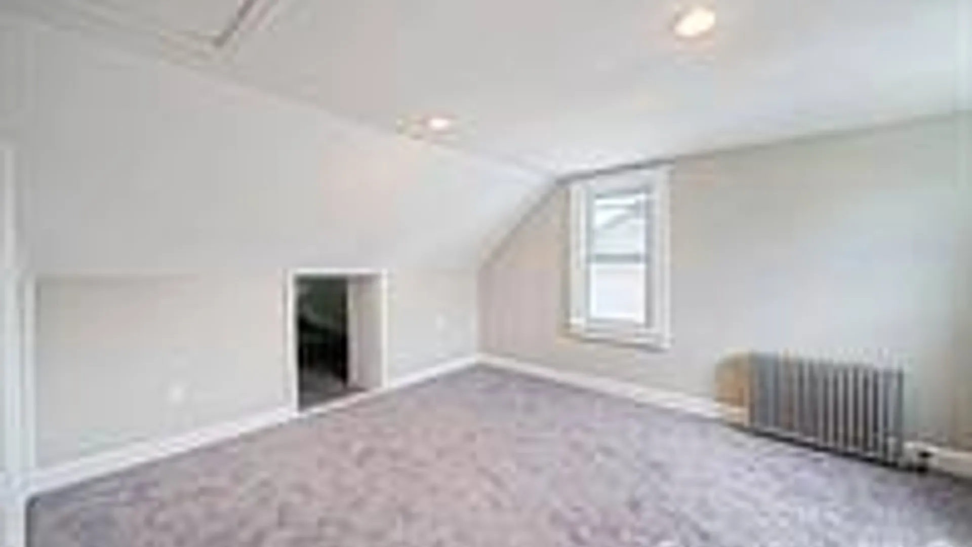 Property at 44 Elizabeth Ave, Smithtown, NY 11787 19