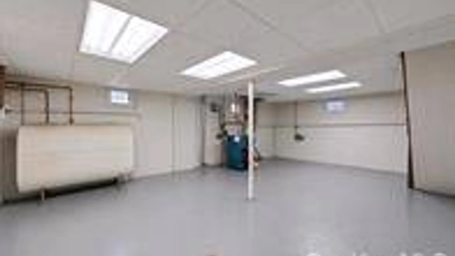 Property at 44 Elizabeth Ave, Smithtown, NY 11787 24