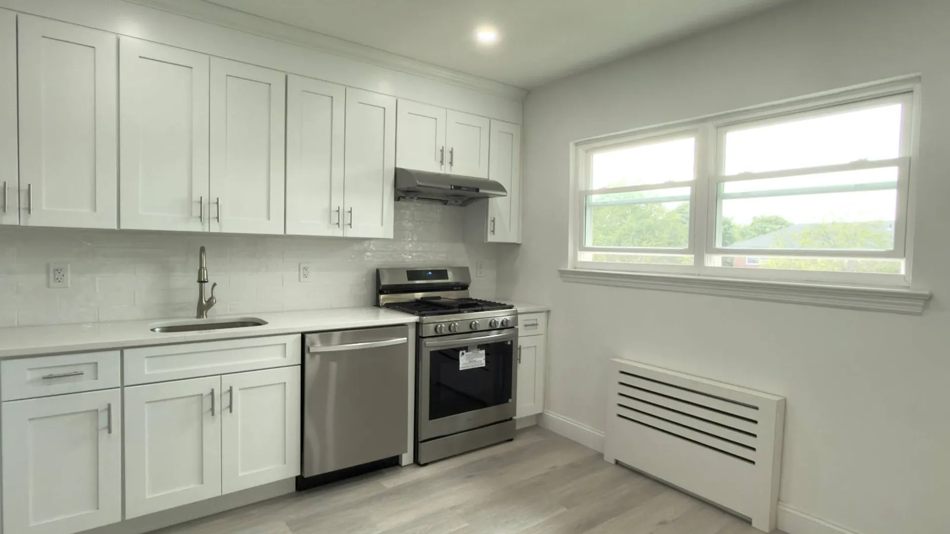 Property at 56-49B Utopia Pkwy, Fresh Meadows, NY 11365 3