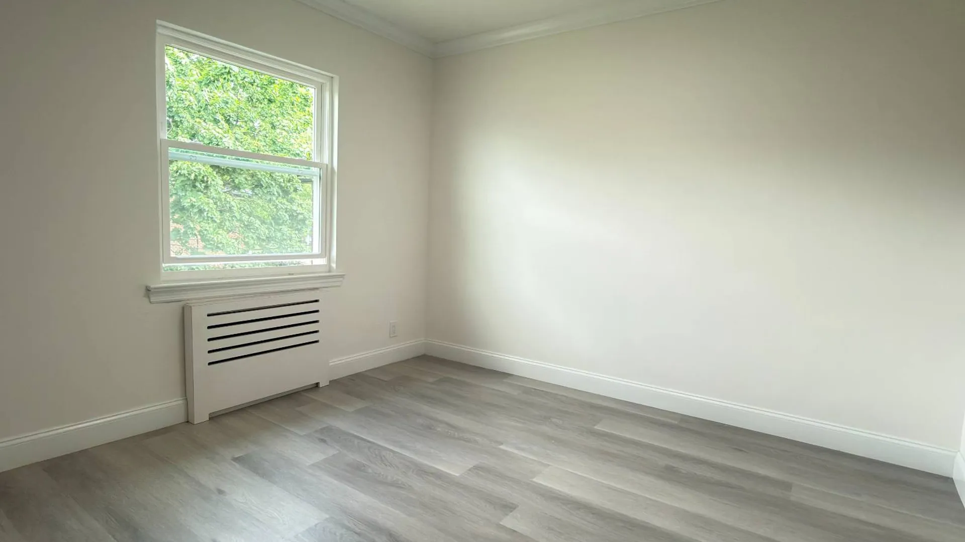 Property at 56-49B Utopia Pkwy, Fresh Meadows, NY 11365 10
