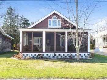 Property at 33 Cedar Ct, Laurel, NY 11948