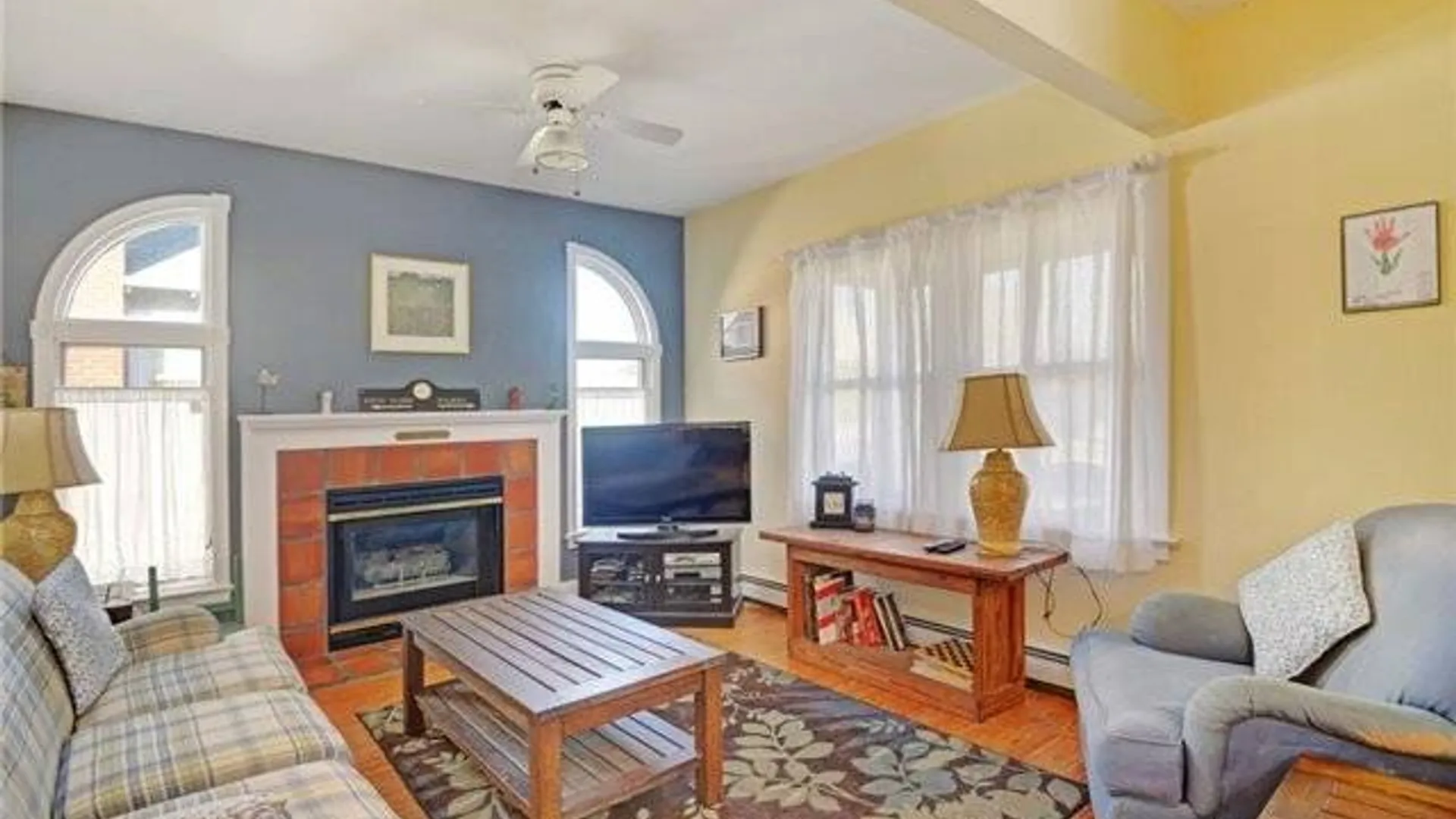 Property at 33 Cedar Ct, Laurel, NY 11948 5
