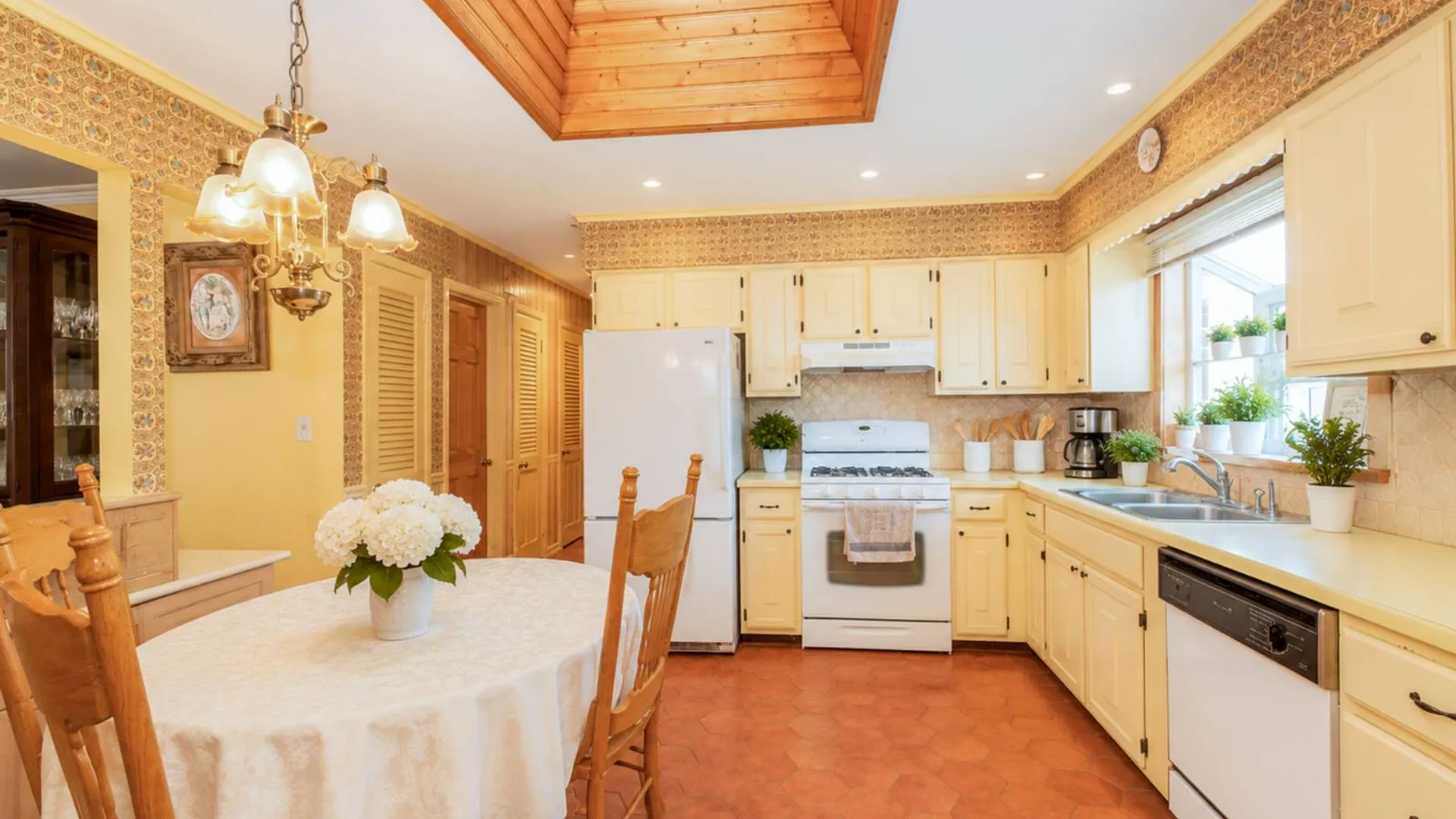 Property at 19 elias place, Staten Island, NY 10314 17