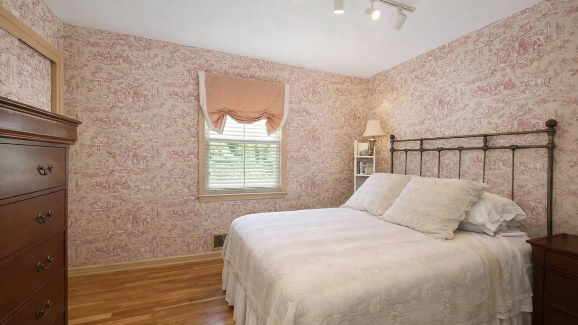 Property at 19 elias place, Staten Island, NY 10314 23