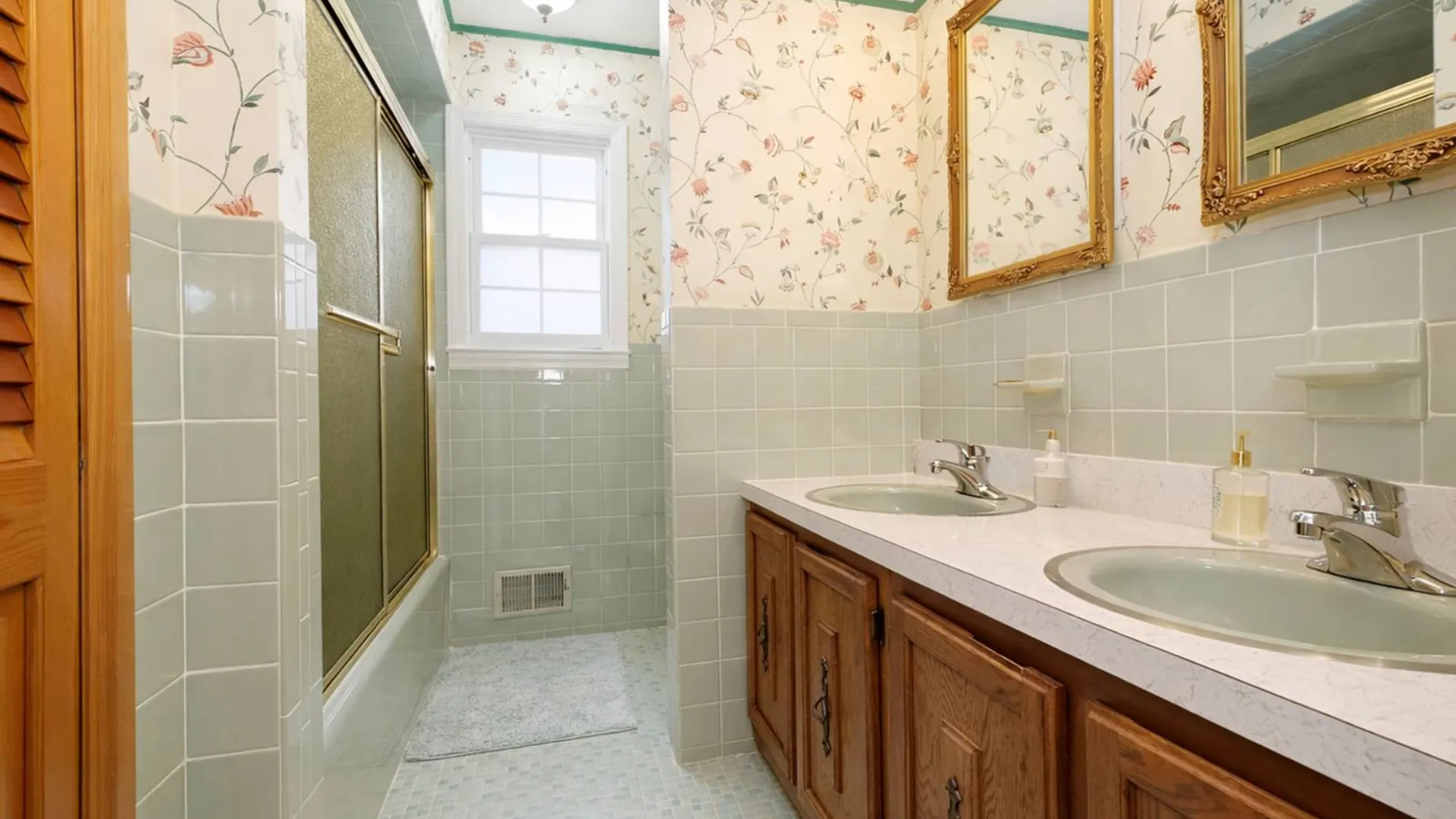 Property at 19 elias place, Staten Island, NY 10314 24