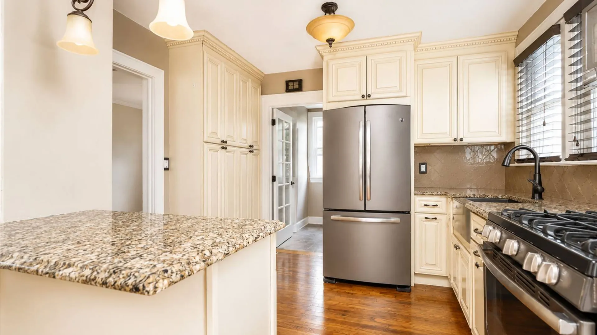 Property at 69 Chelsea St, Staten Island, NY 10307 10