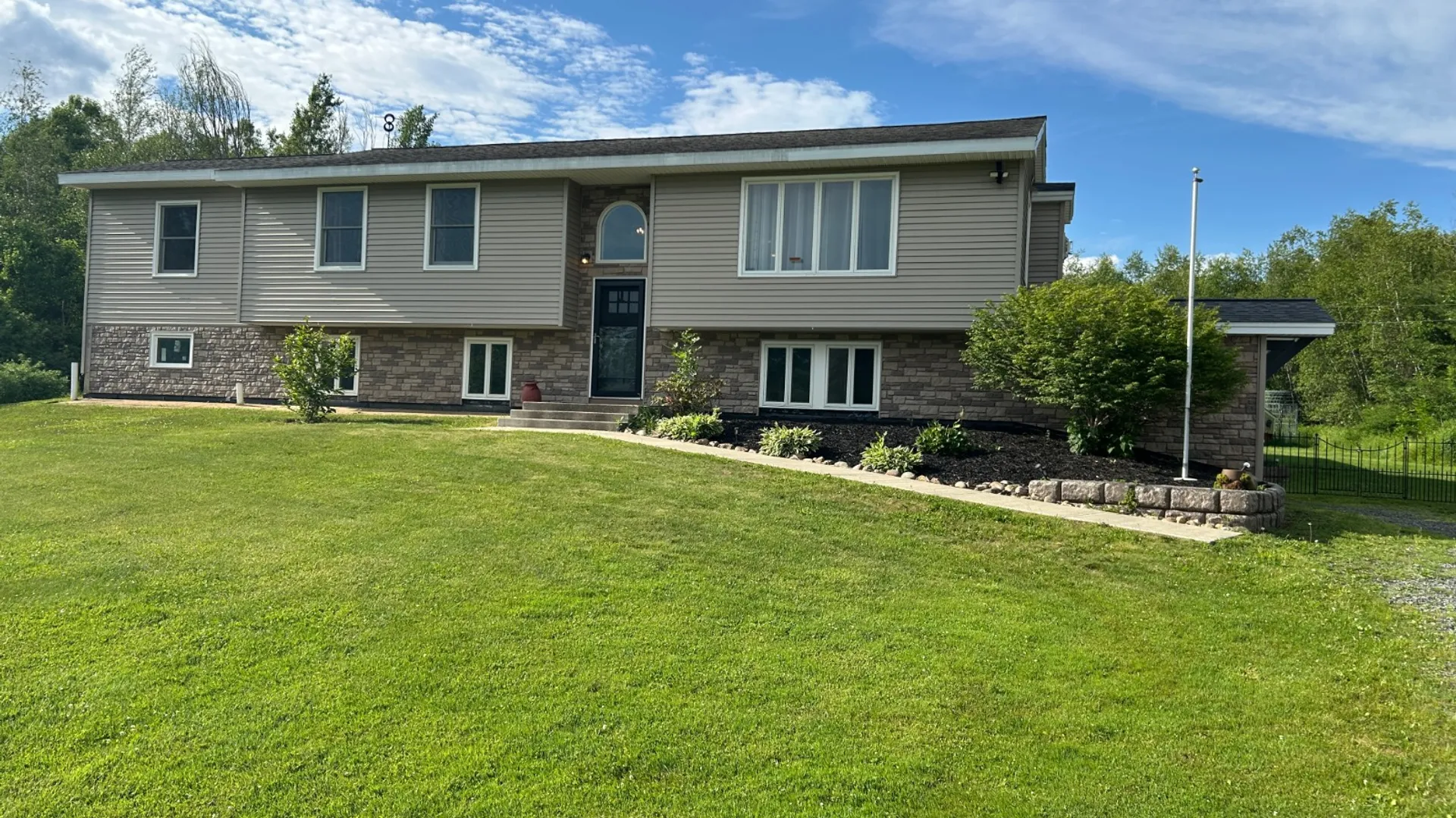 Property at 123 Stairs Rd, Amsterdam, NY 12010 9