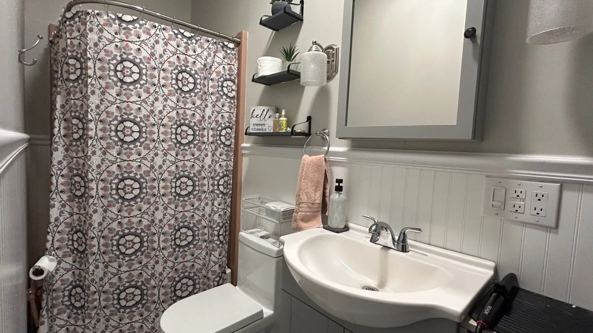 Property at 123 Stairs Rd, Amsterdam, NY 12010 59