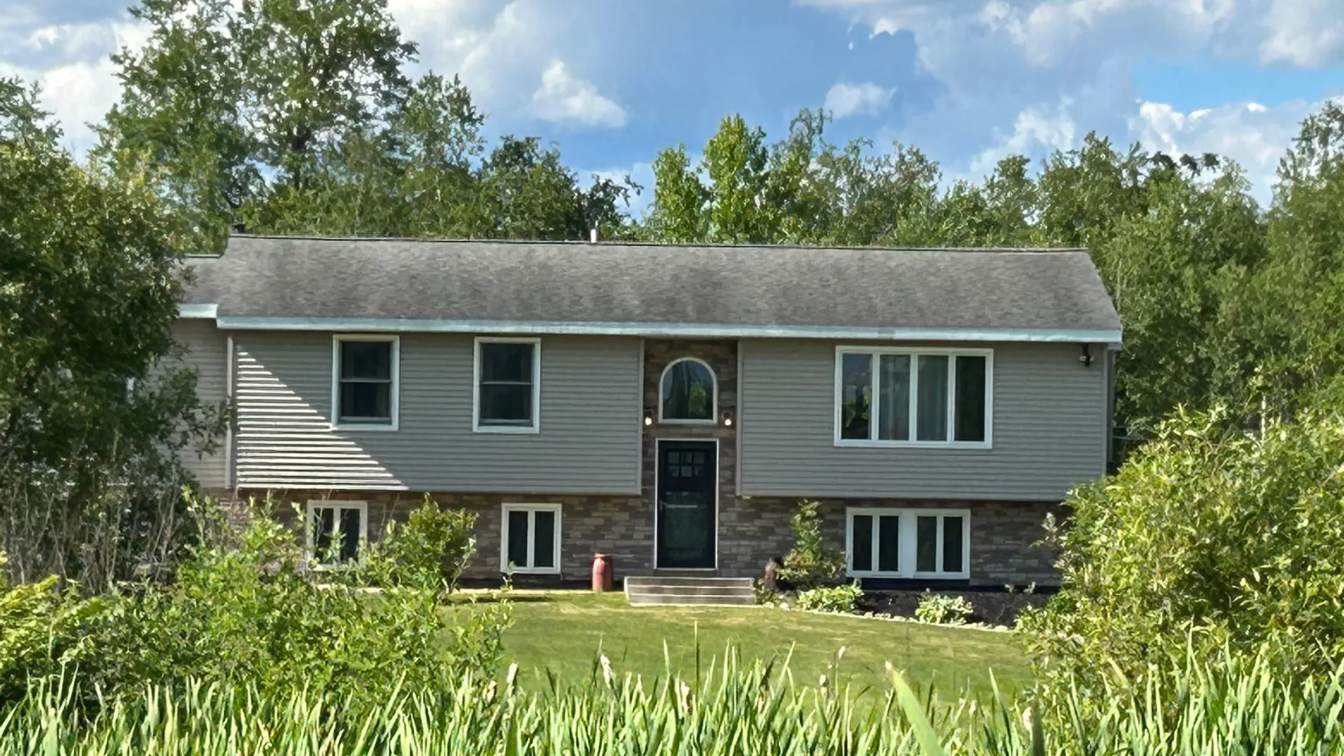 Property at 123 Stairs Rd, Amsterdam, NY 12010 4
