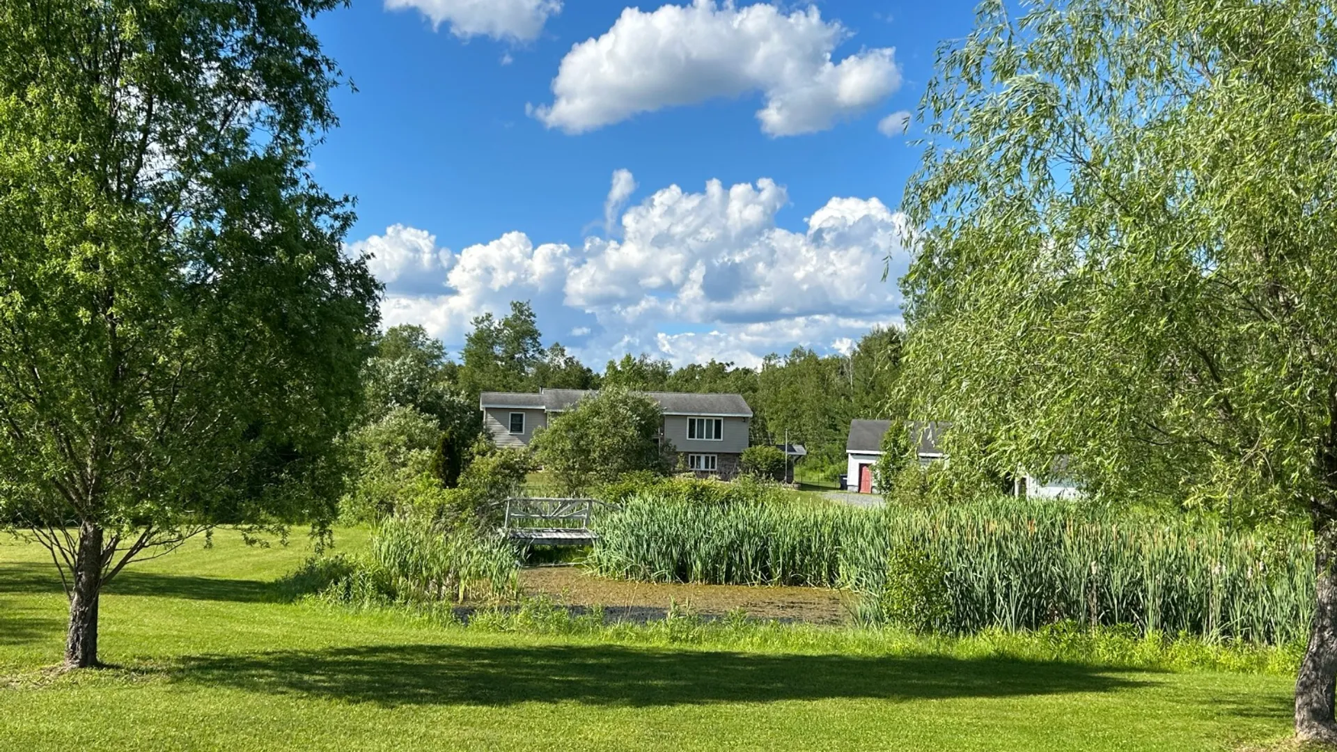 Property at 123 Stairs Rd, Amsterdam, NY 12010 3