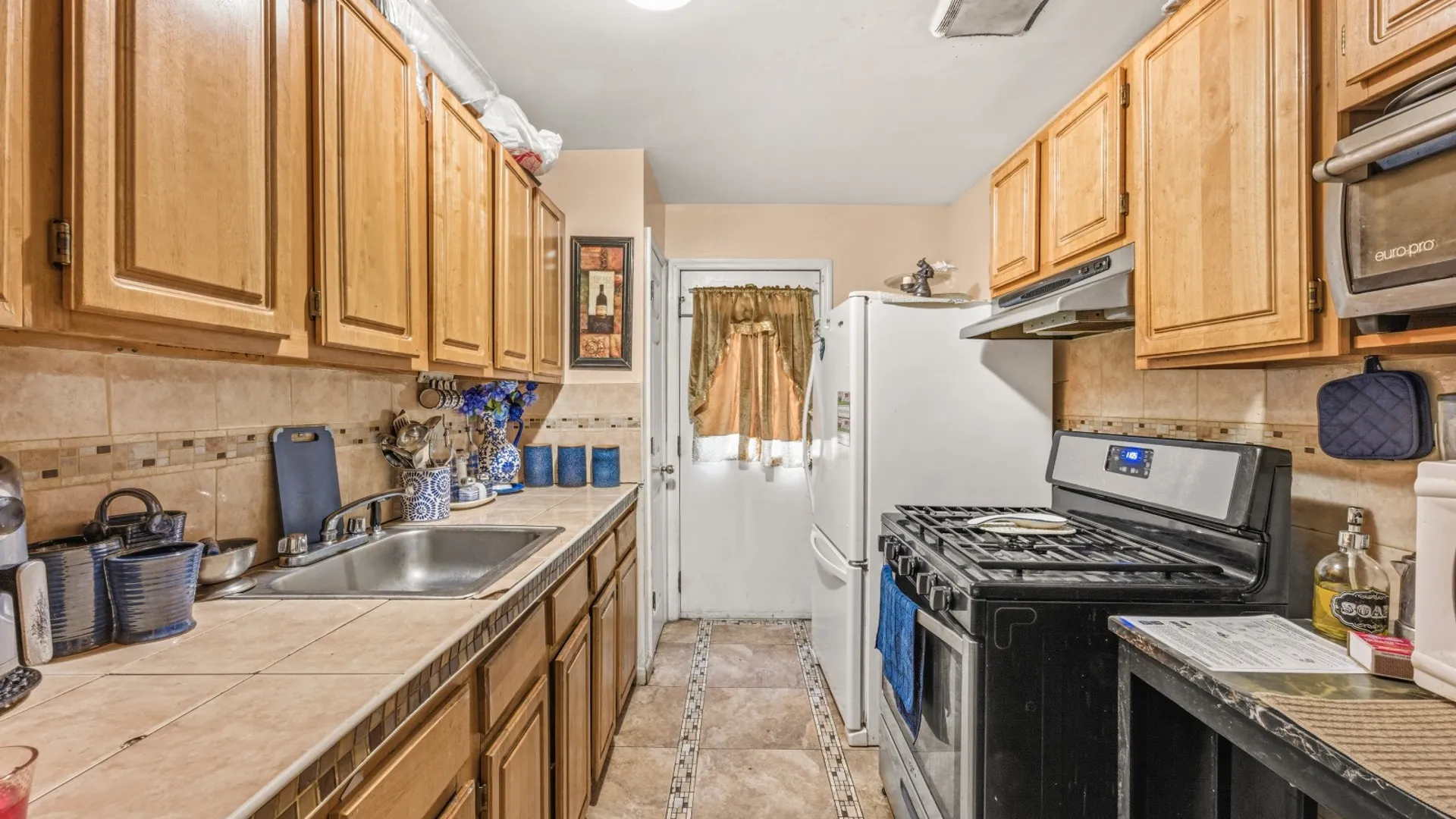 Property at 592 Beech Terrace, Bronx, NY 10454 4