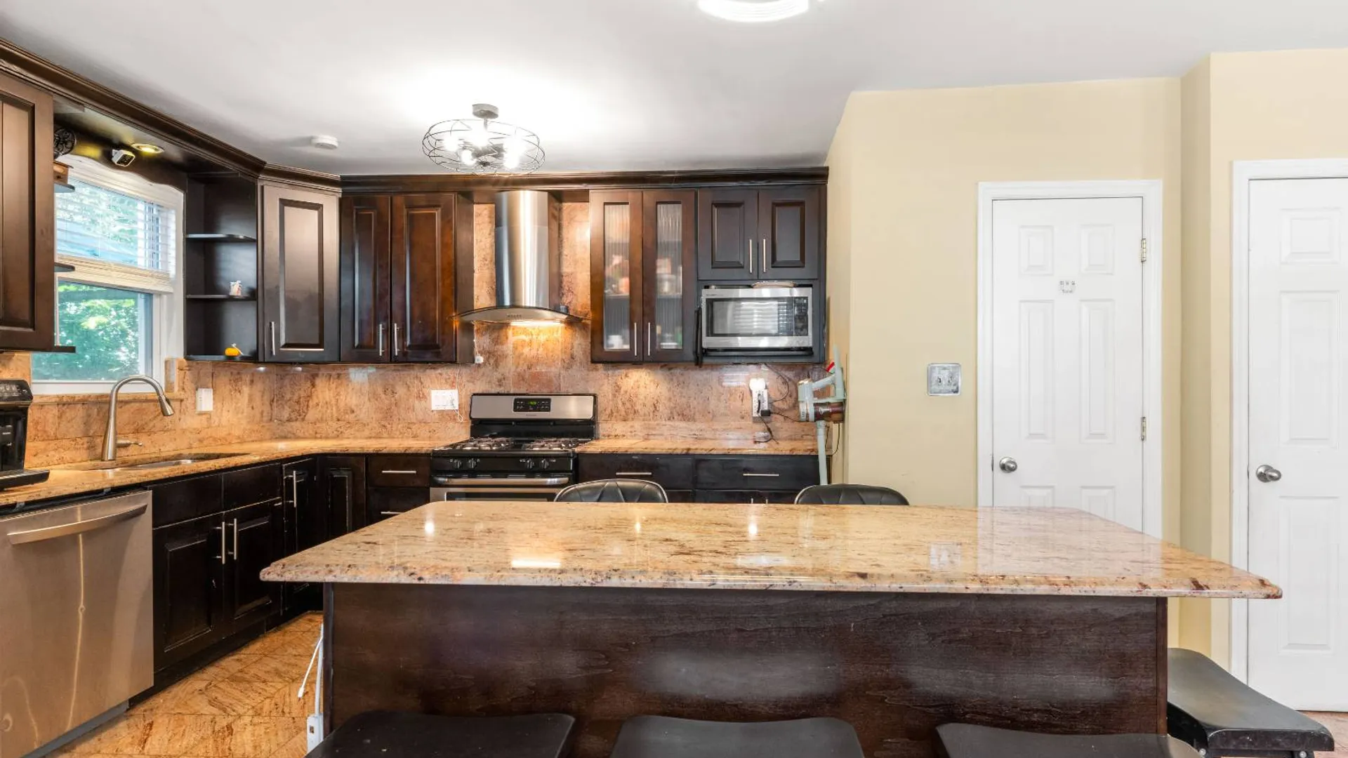Property at 46-24 189th St, Flushing, NY 11358 7