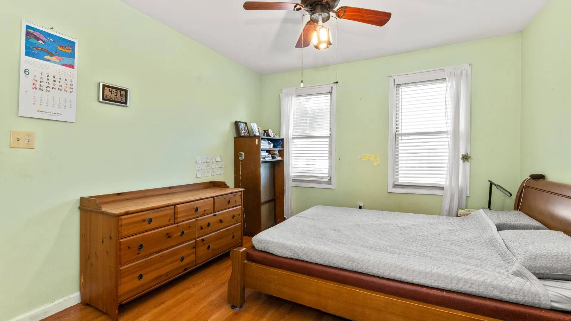 Property at 46-24 189th St, Flushing, NY 11358 10