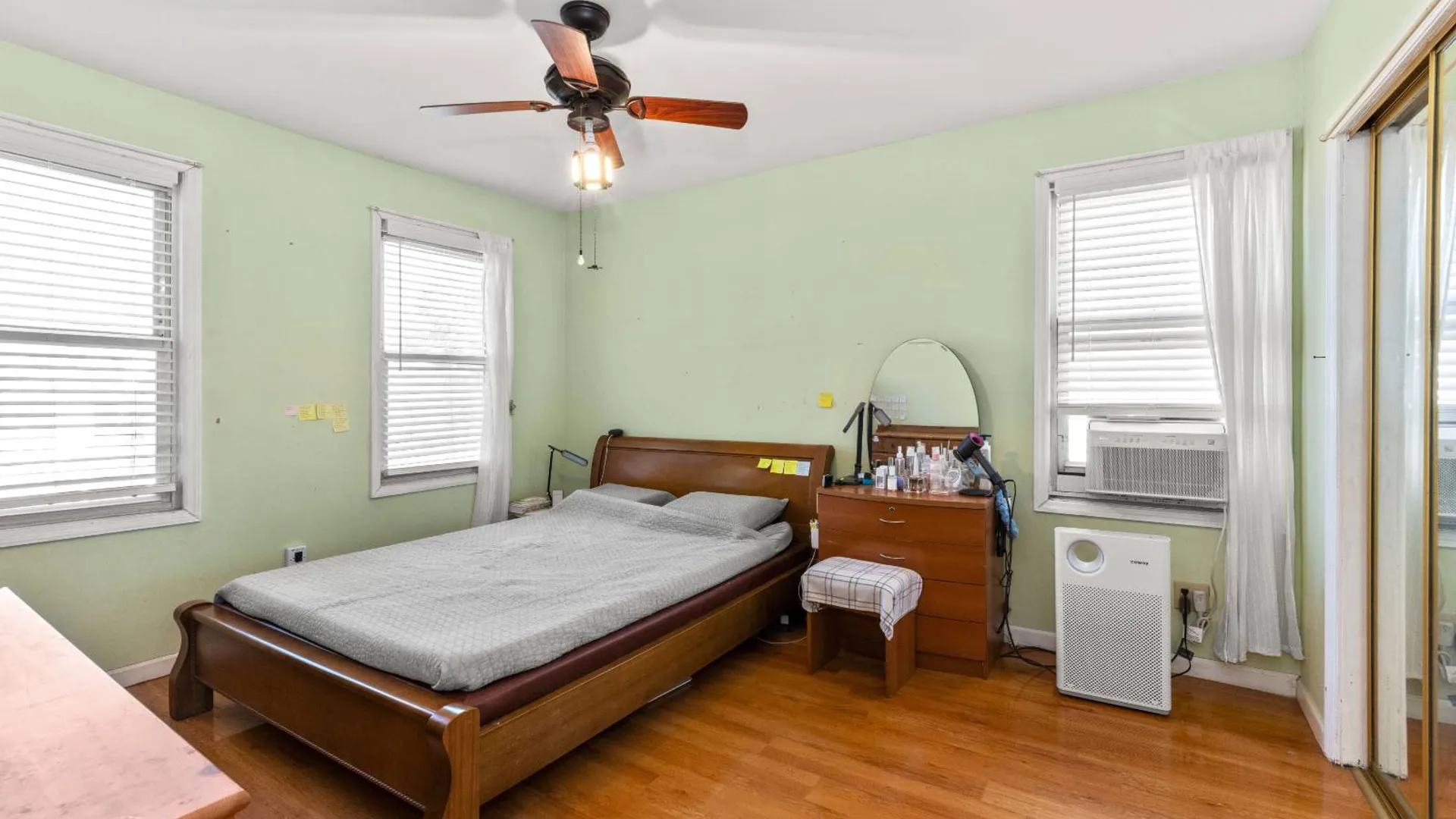 Property at 46-24 189th St, Flushing, NY 11358 11