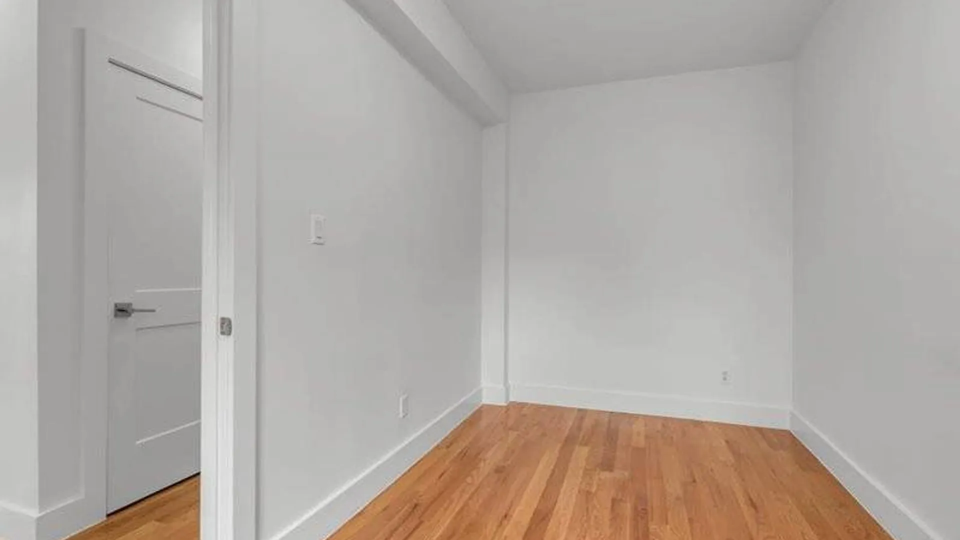 Property at 300 Ocean Parkway, Brooklyn, NY 11218 12