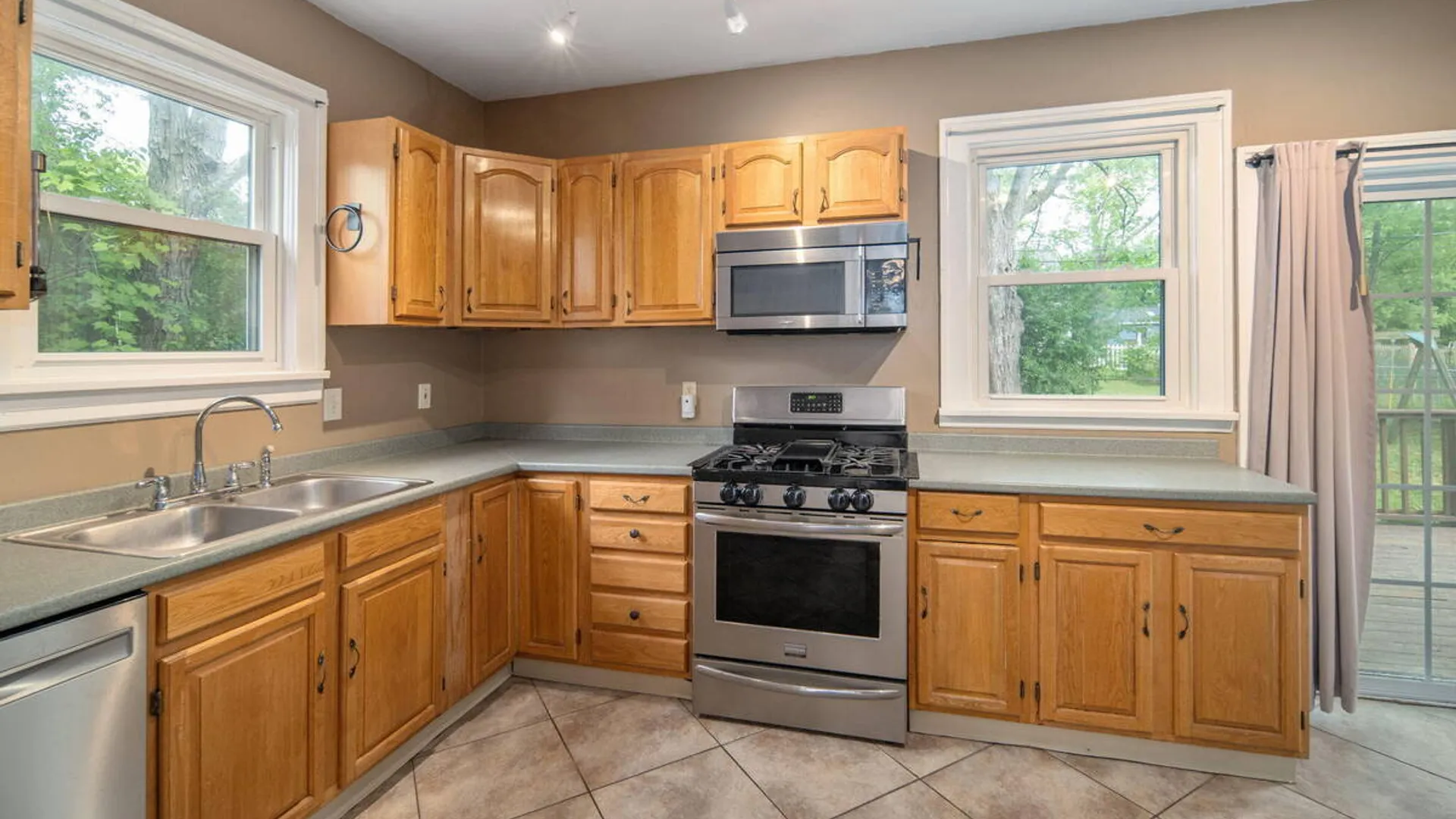 Property at 102 Delaware Avenue, Rensselaer, NY 12144 17