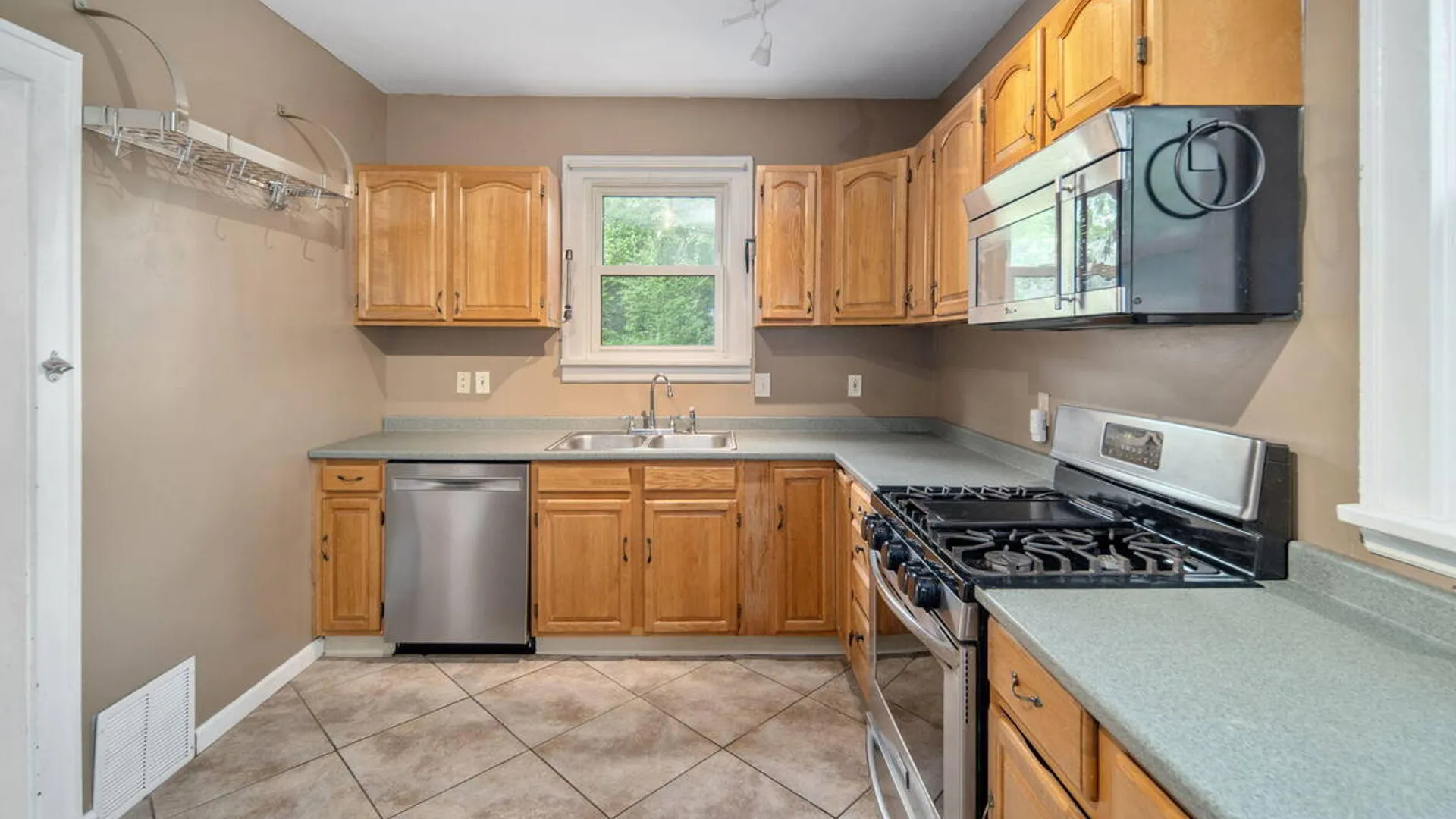 Property at 102 Delaware Avenue, Rensselaer, NY 12144 19