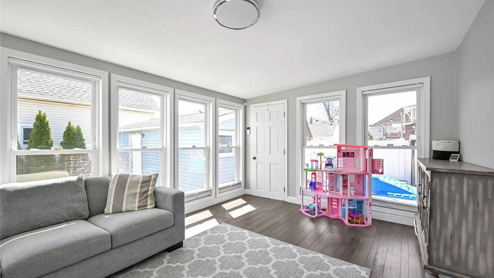 Property at 187 Memphis Avenue, South Floral Park, NY 11001 9